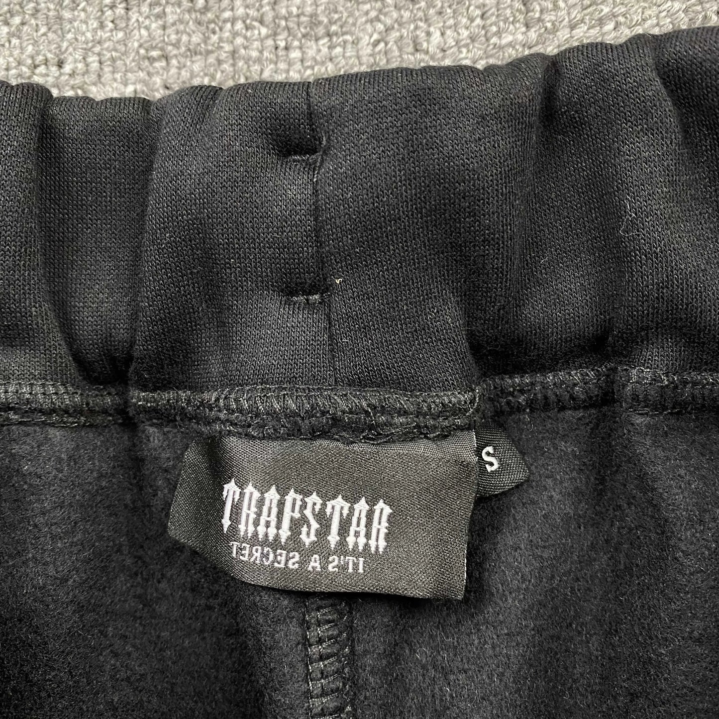 TRAPSTAR CHENILLE DECODED TRACKSUIT BLACK GREEN-Drip Store Argentina