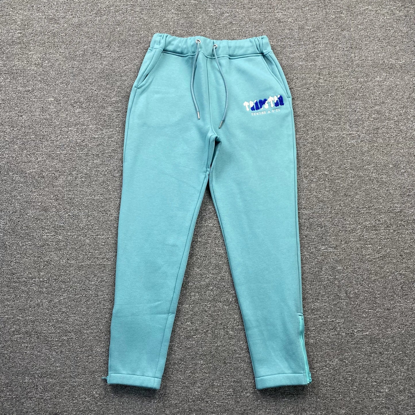 trapstar-chenille-decoded-tracksuit-citadel-white-4-Drip Store Argentina