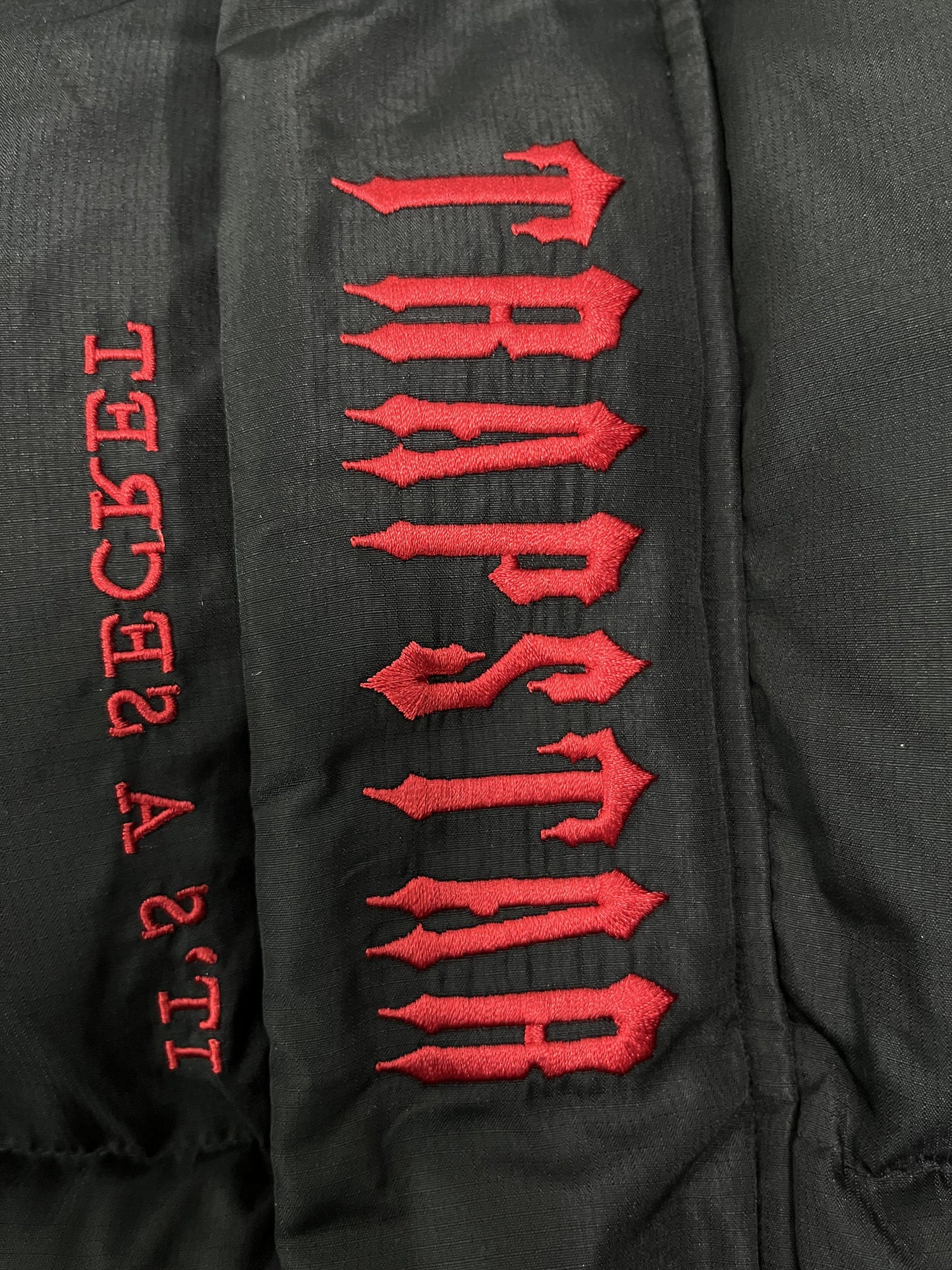 Trapstar Decoded Hooded 2.0 Puffer Jacket Black Red