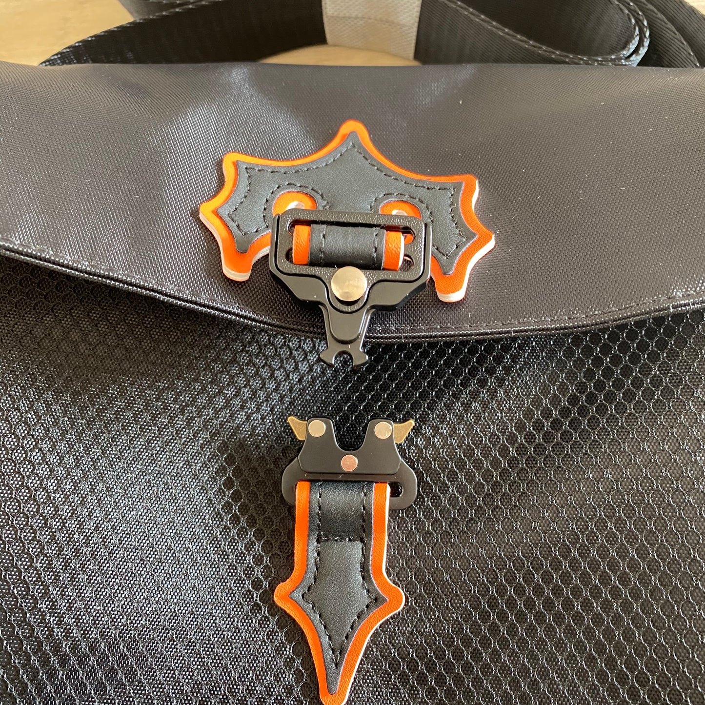 TRAPSTAR IRONGATE 1.0 CROSSBODY BAG BLACK ORANGE-Drip Store Argentina