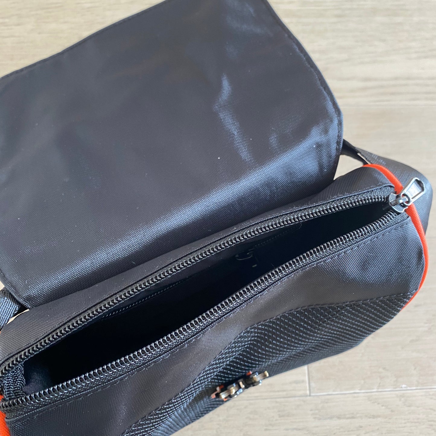 TRAPSTAR IRONGATE 1.0 CROSSBODY BAG BLACK ORANGE-Drip Store Argentina