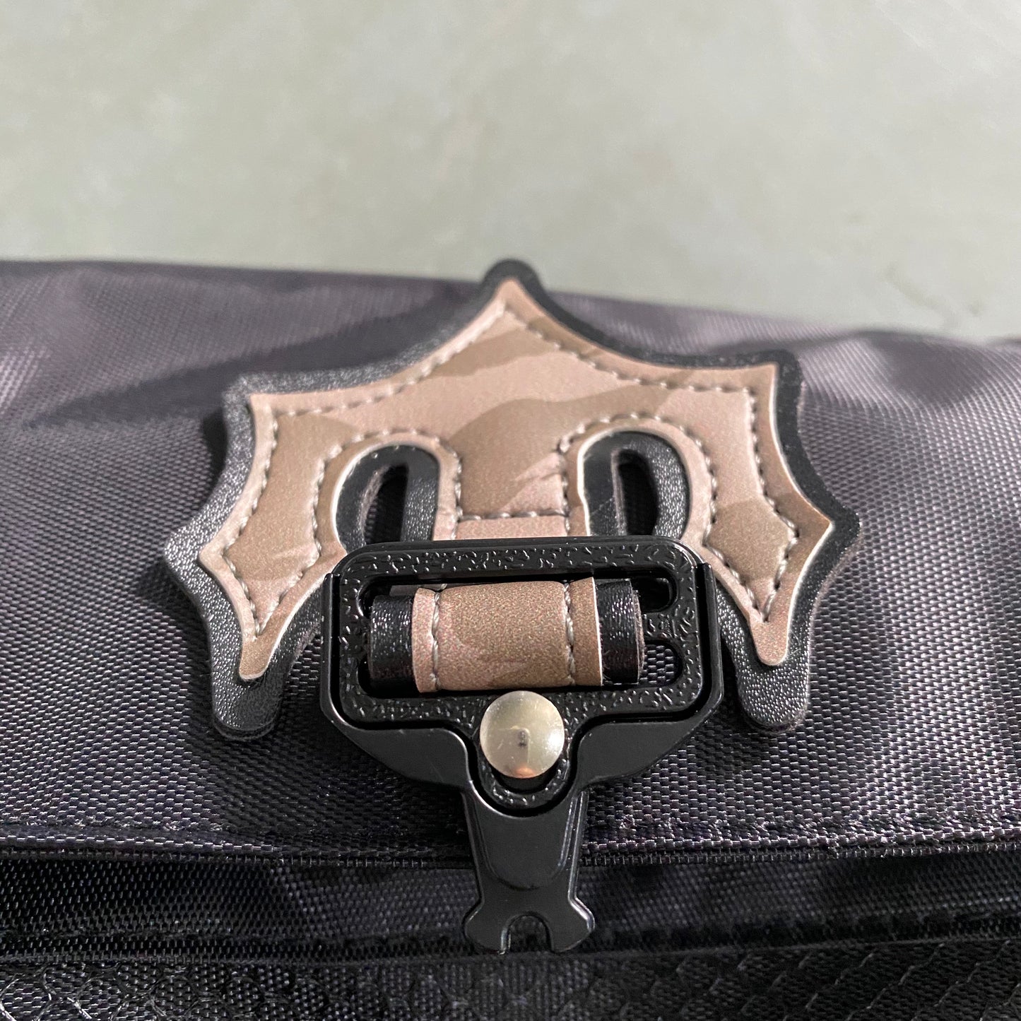 TRAPSTAR IRONGATE 1.0 CROSSBODY BAG BLACK TIGER CAMO-Drip Store Argentina
