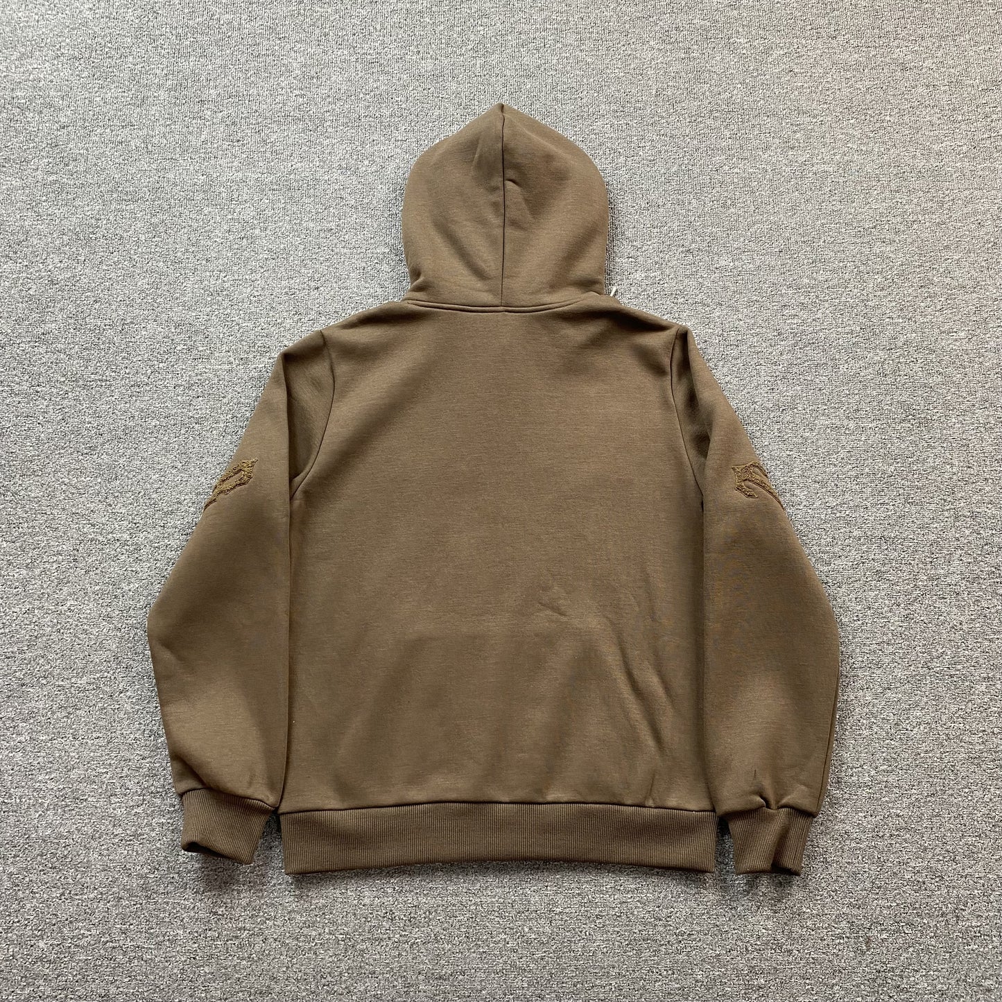 trapstar-irongate-arch-chenille-2_0-tracksuit-brown-6-Drip Store Argentina