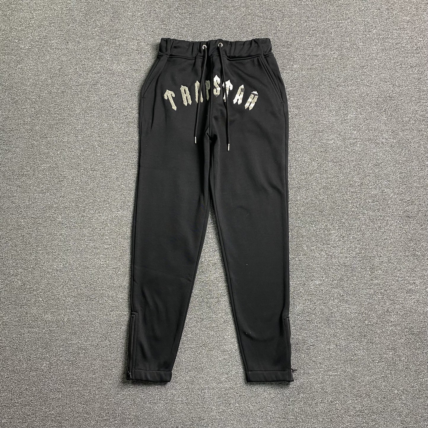 Trapstar Irongate Arch Chenille Tracksuit Black-Drip Store Argentina