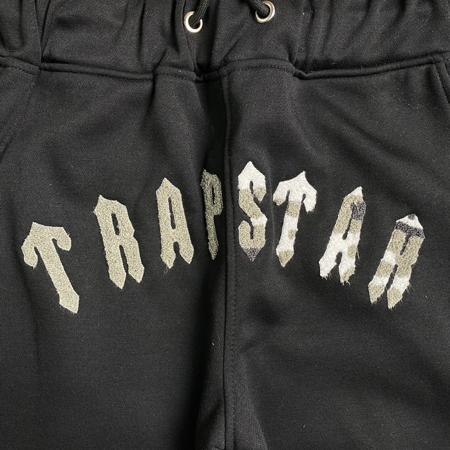 Trapstar Irongate Arch Chenille Tracksuit Black-Drip Store Argentina