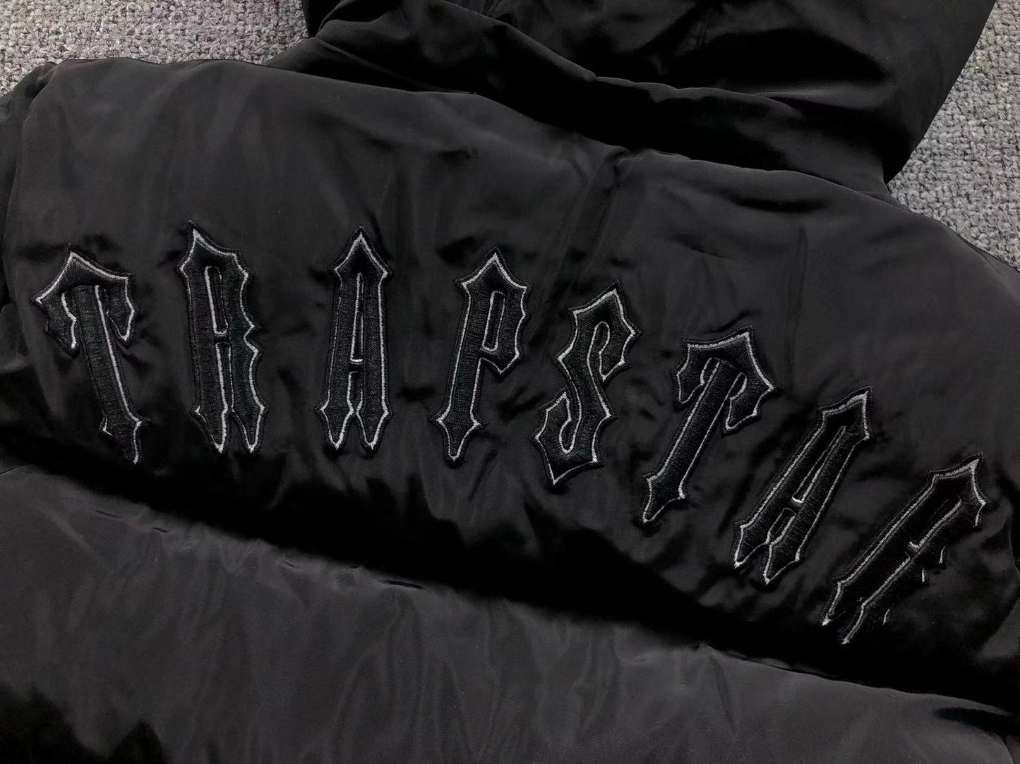 Trapstar Irongate Detachable Hooded Puffer Jacket Black-Drip Store Argentina