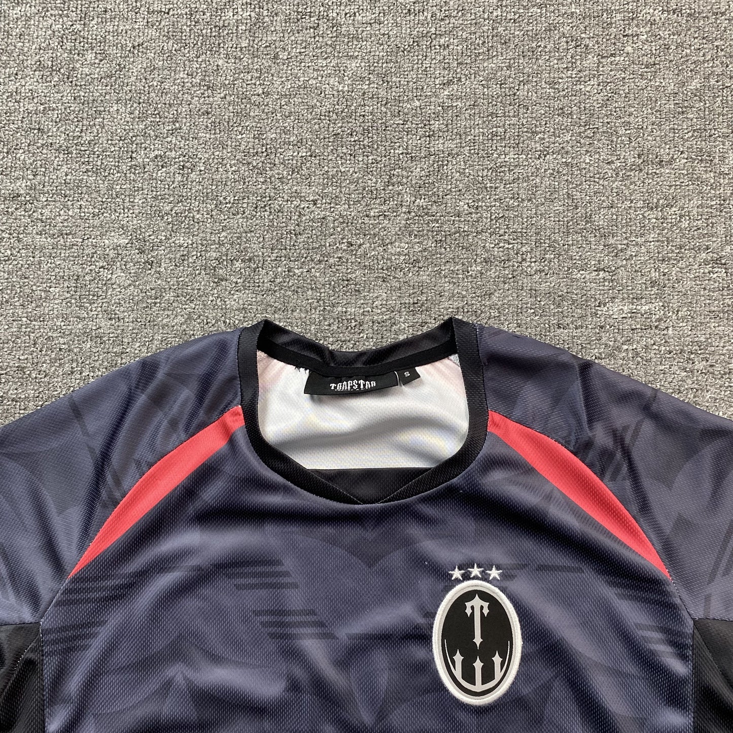 trapstar-irongate-football-jersey-black-red-5-Drip Store Argentina
