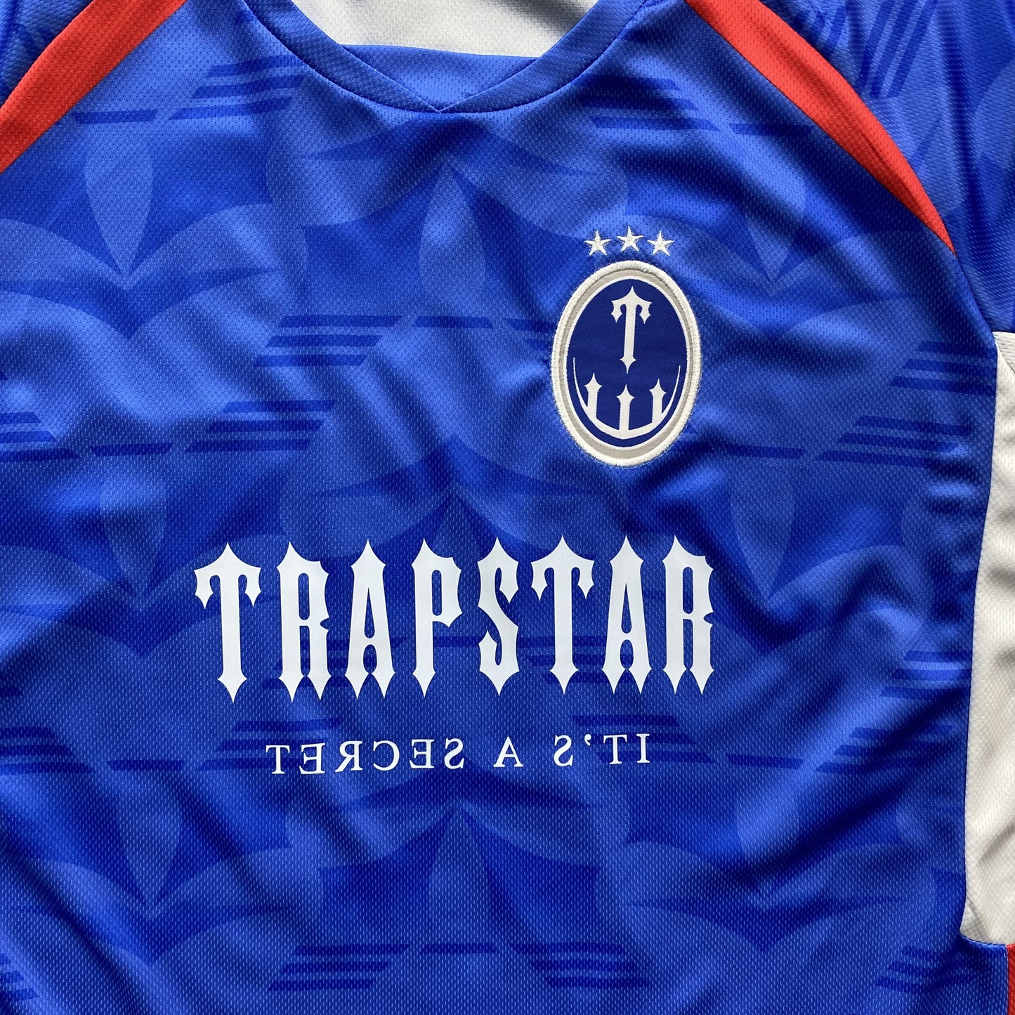 trapstar-irongate-football-jersey-blue-red-3-Drip Store Argentina