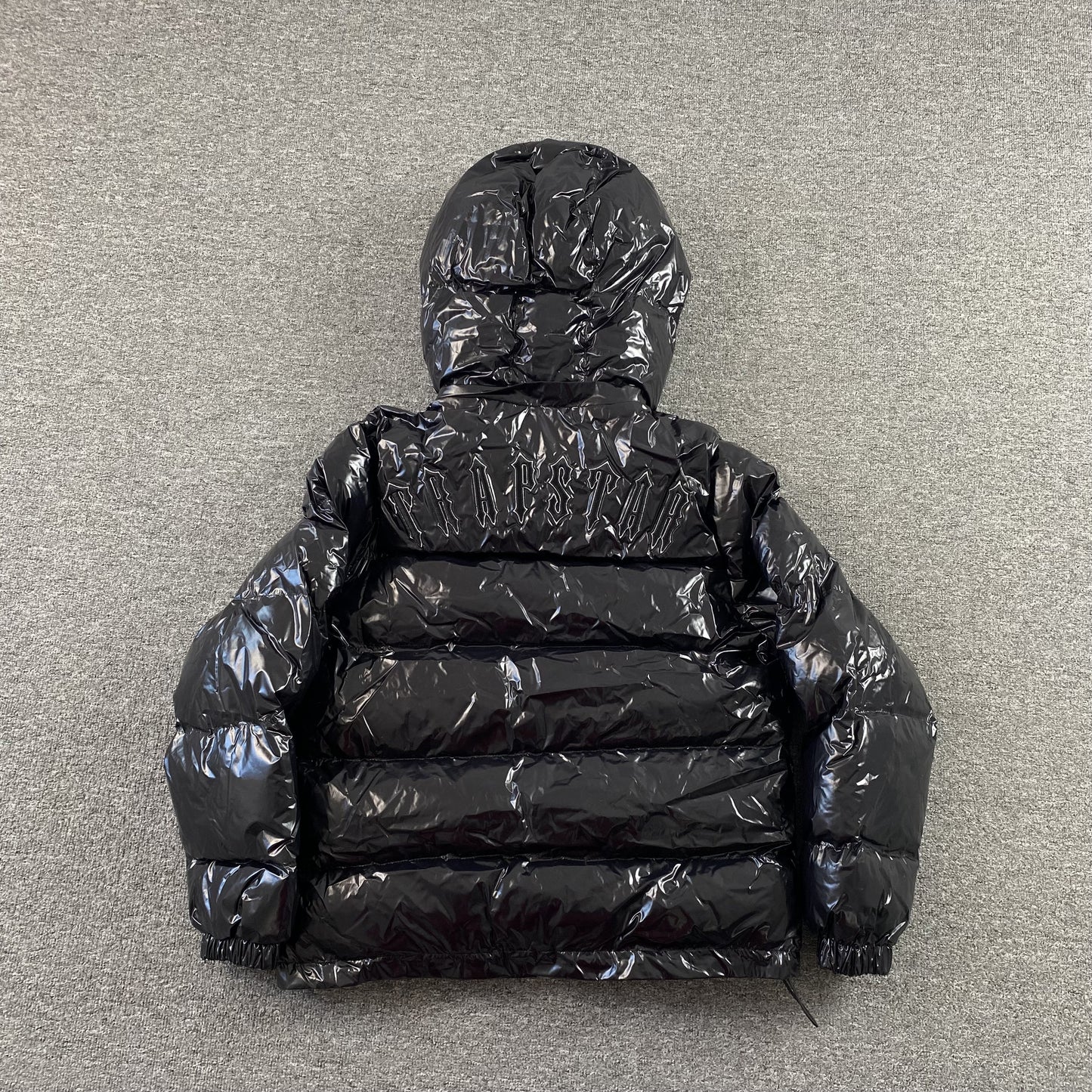trapstar-irongate-puffer-jacket-shiny-black-2-Drip Store Argentina