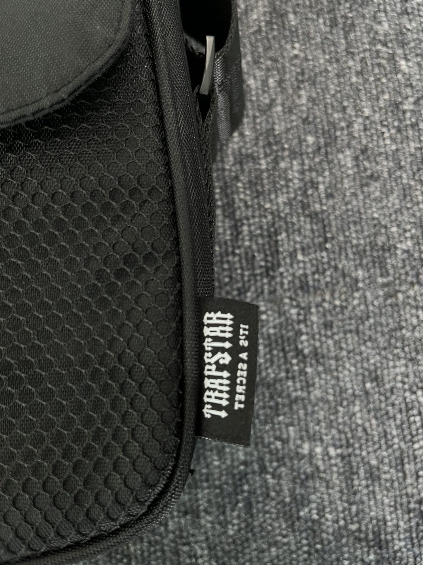 TRAPSTAR IRONGATE T CROSSBODY BAG BLACK EDITION-Drip Store Argentina