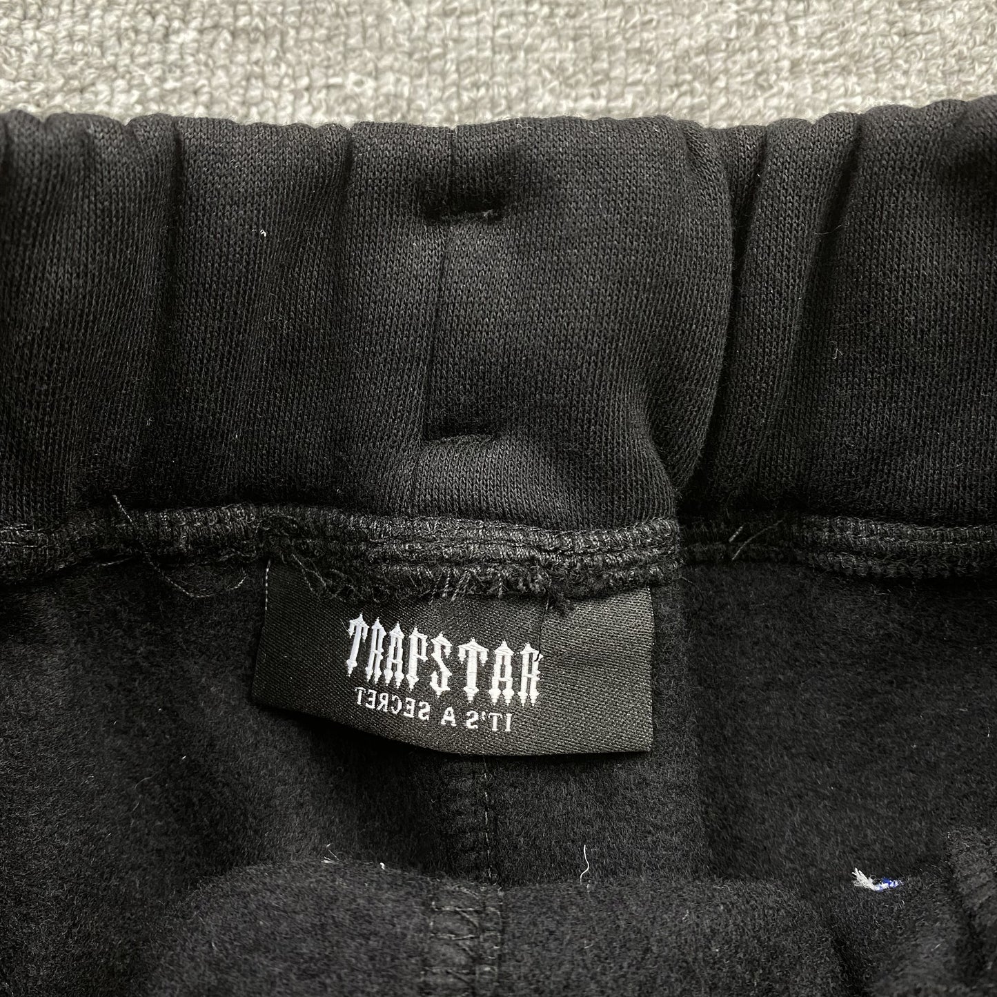 trapstar-shooters-tracksuit-black-blue-11-Drip Store Argentina