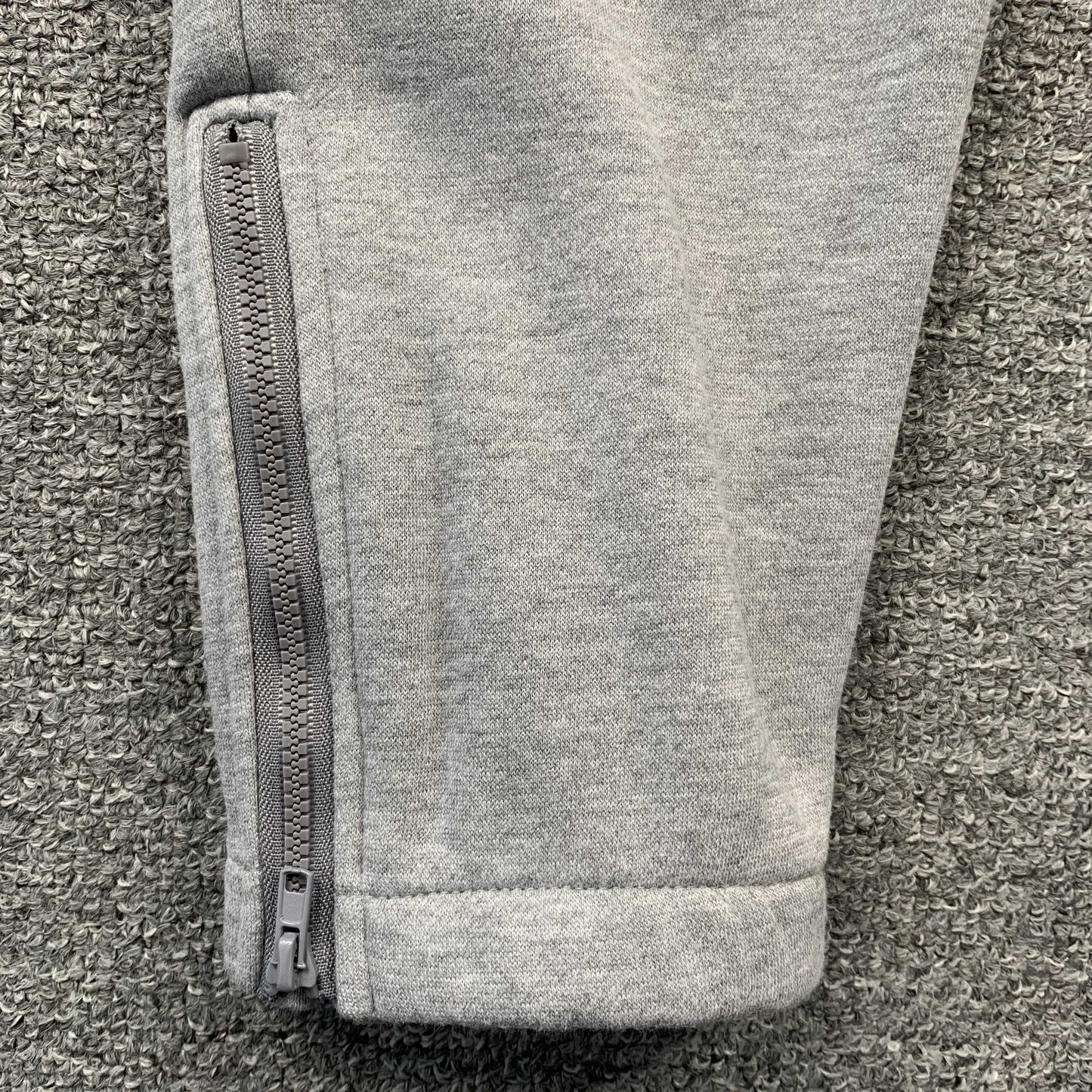 trapstar-shooters-tracksuit-grey-red-7-Drip Store Argentina