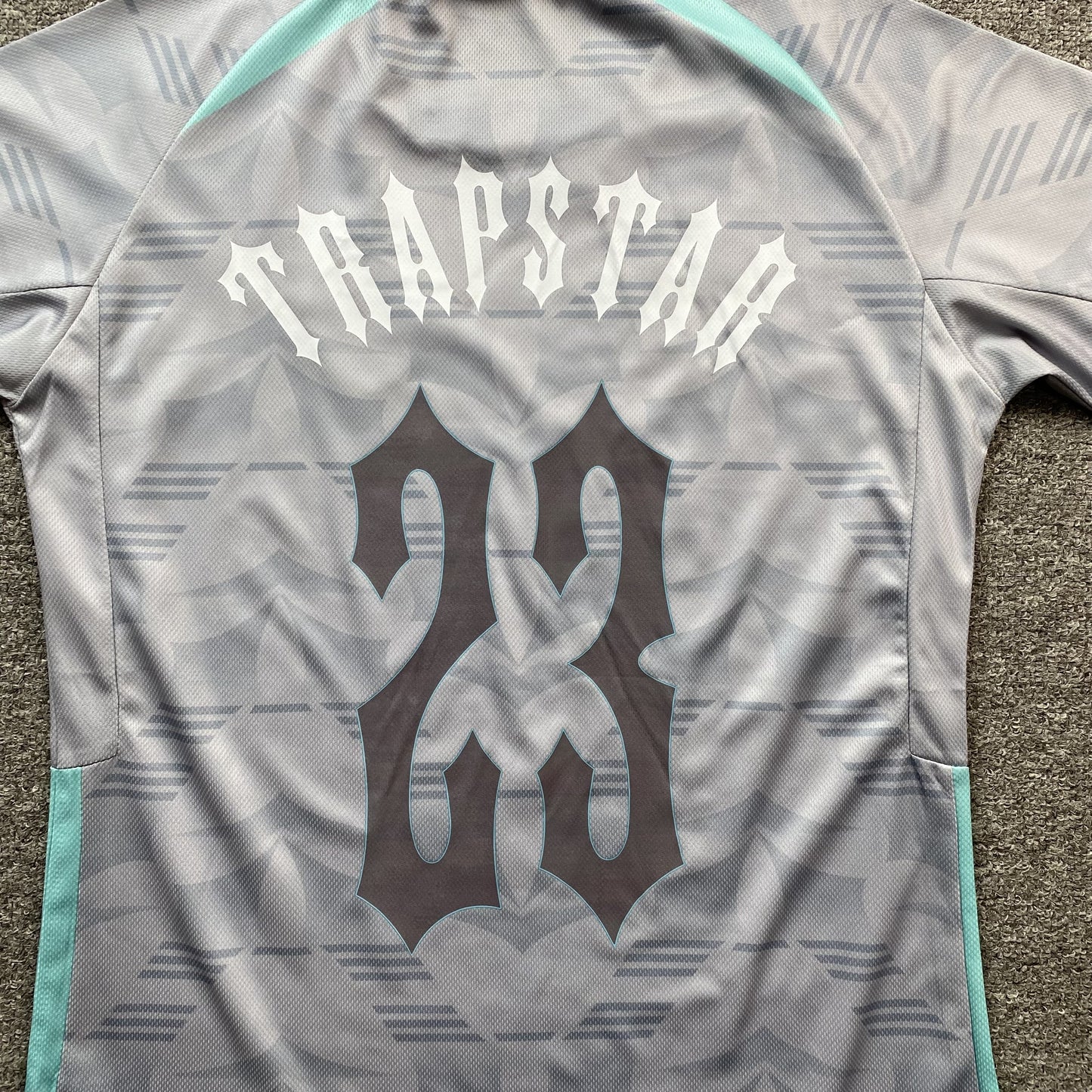 TRAPSTAR IRONGATE FOOTBALL JERSEY GREY