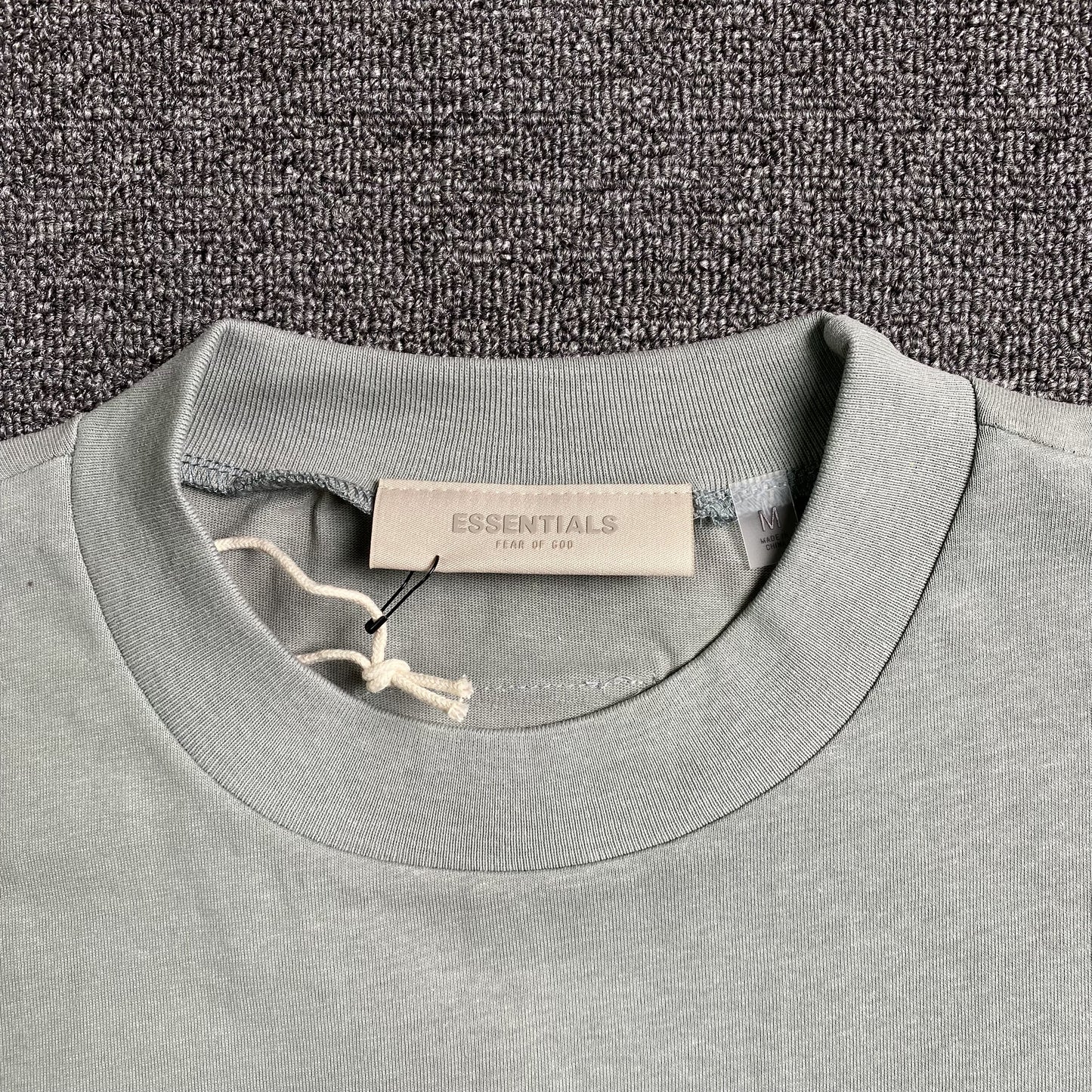 FEAR OF GOD ESSENTIALS SS TEE SYCAMORE