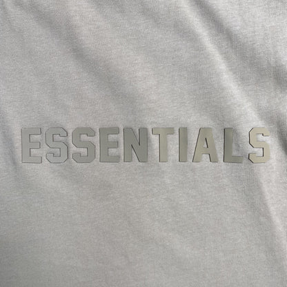 FEAR OF GOD ESSENTIALS SS TEE SYCAMORE