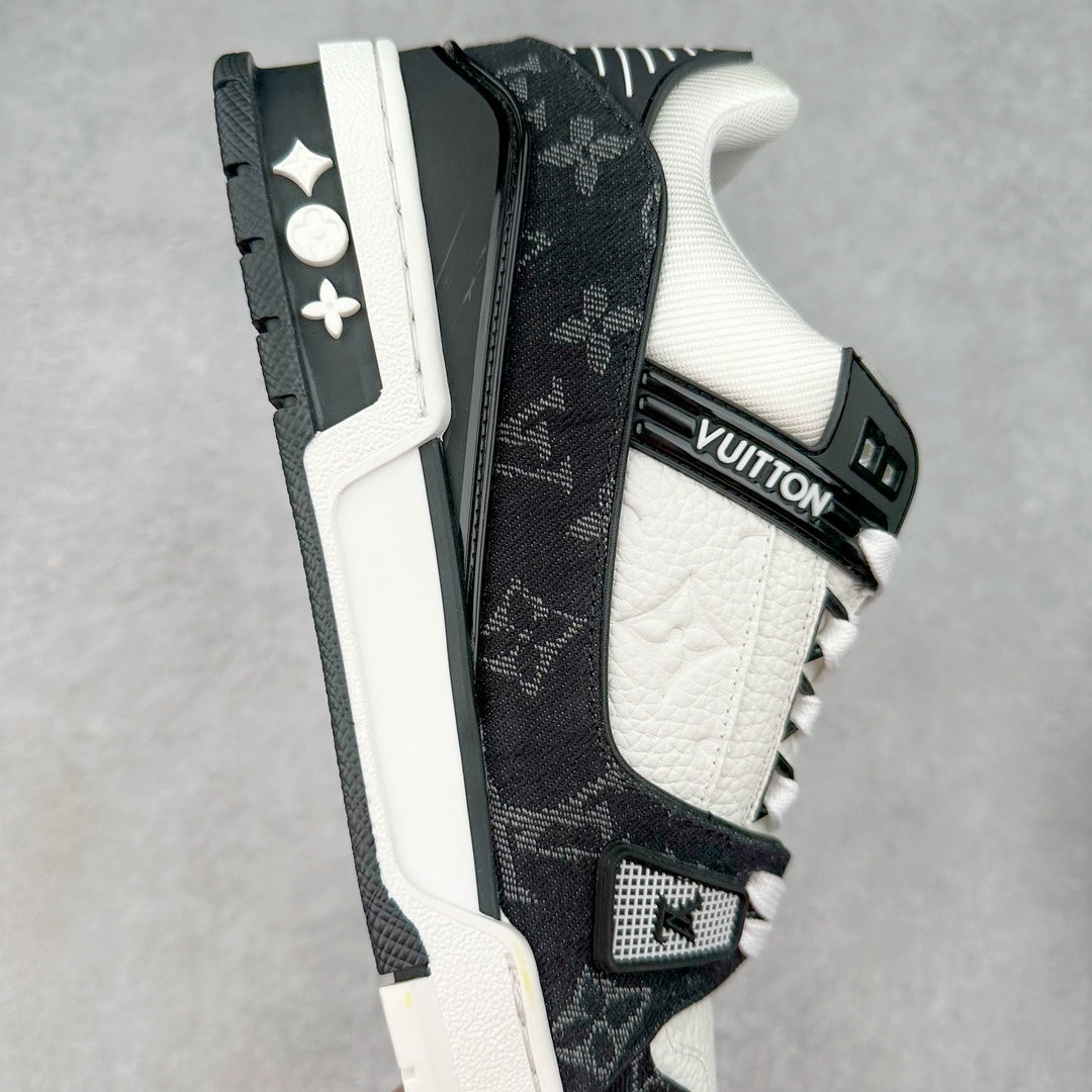Louis Vuitton Trainer Sneaker Black