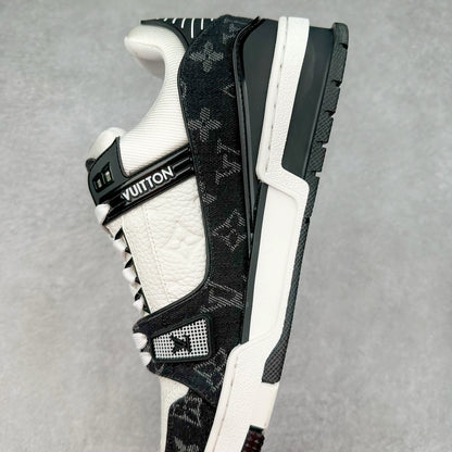 Louis Vuitton Trainer Sneaker Black