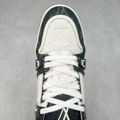 Louis Vuitton Trainer Sneaker Black