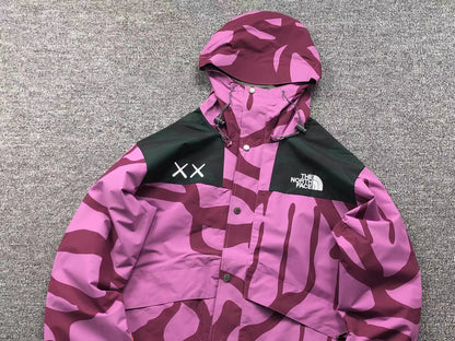 KAWS X THE NORTH FACE RETRO 1986 MOUNTAIN JACKET PAMPLONA PURPLE 86