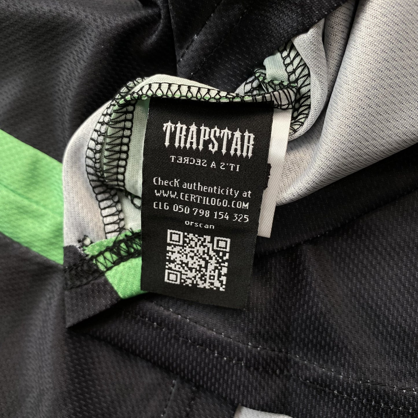 TRAPSTAR IRONGATE FOOTBALL JERSEY BLACK YELLOW