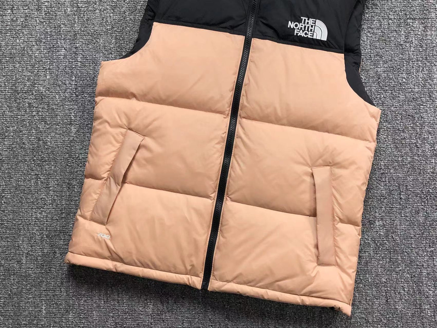 THE NORTH FACE 1996 RETRO NUPTSE VEST PINK