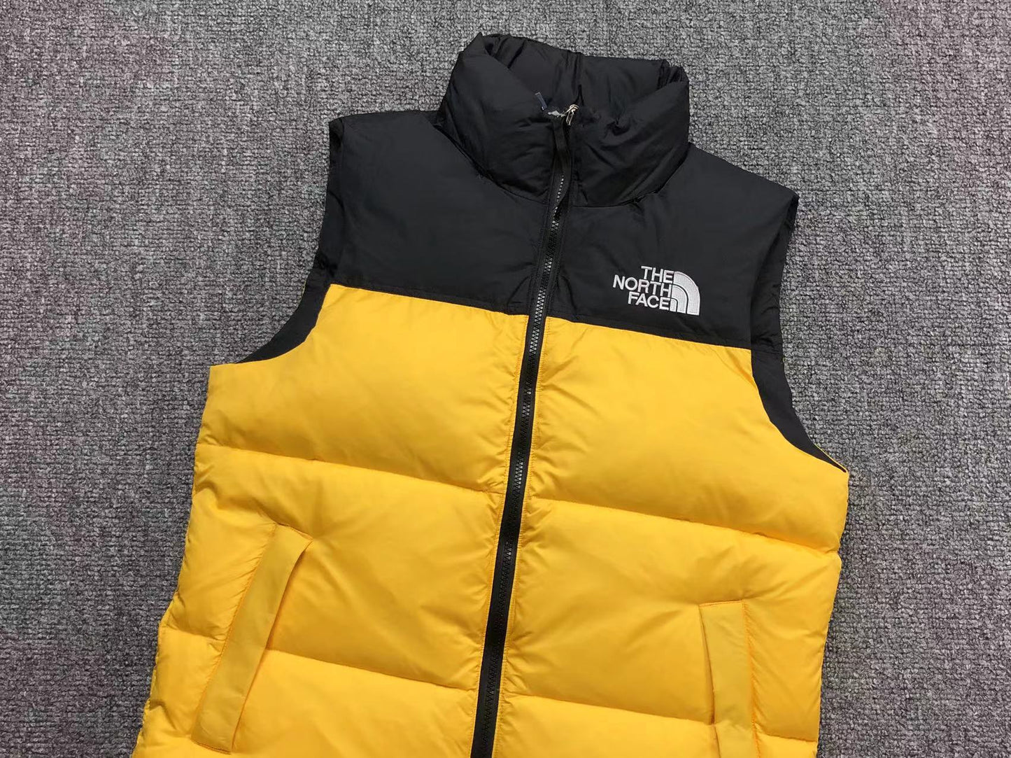 THE NORTH FACE 1996 RETRO NUPTSE VEST YELLOW