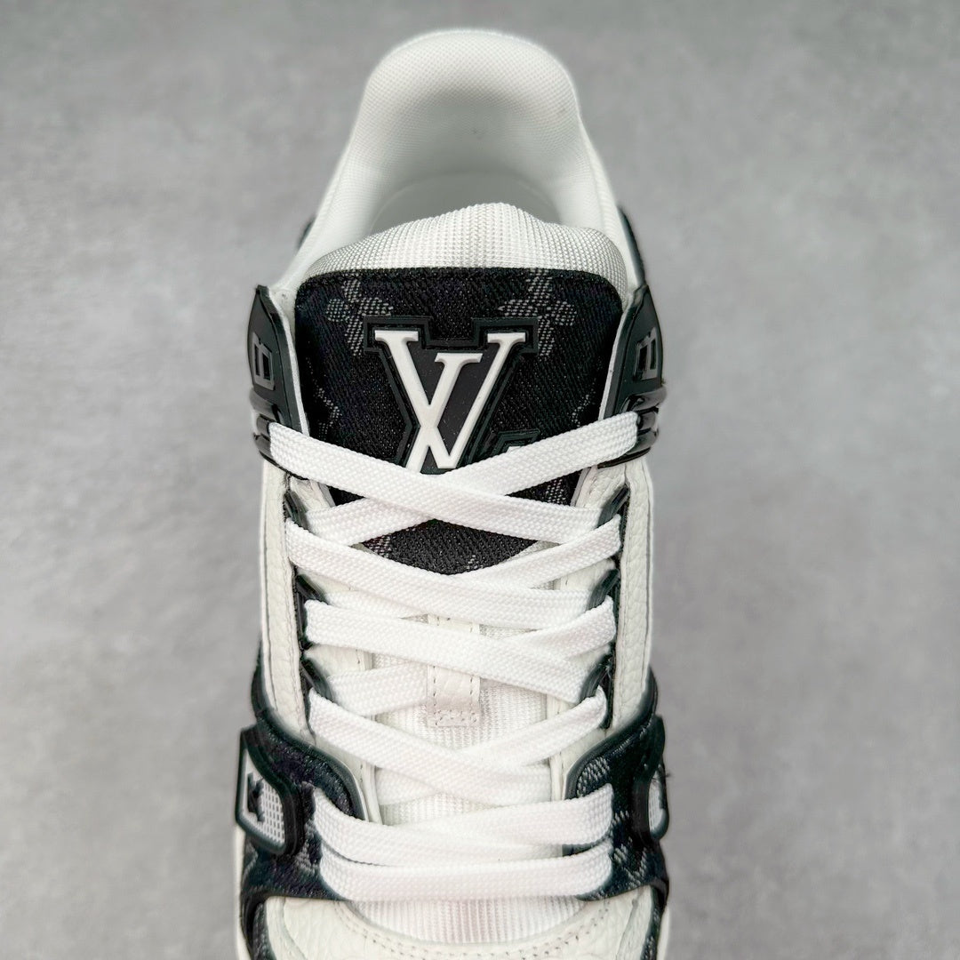 Louis Vuitton Trainer Sneaker Black