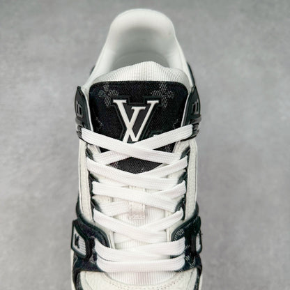 Louis Vuitton Trainer Sneaker Black