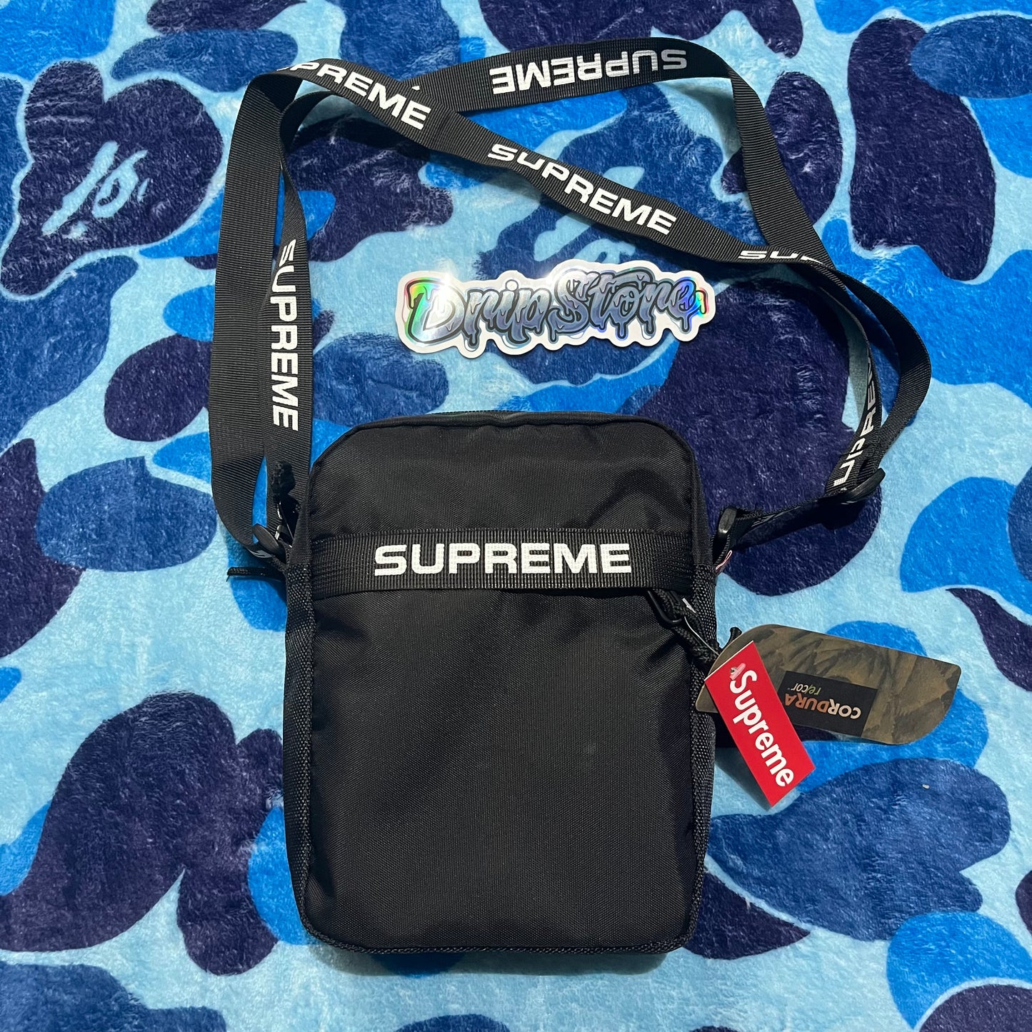 SUPREME SHOULDER BAG (FW22) BLACK