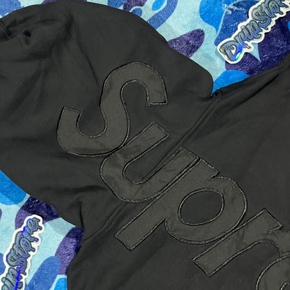 Buzo Supreme Satin Applique Negro S