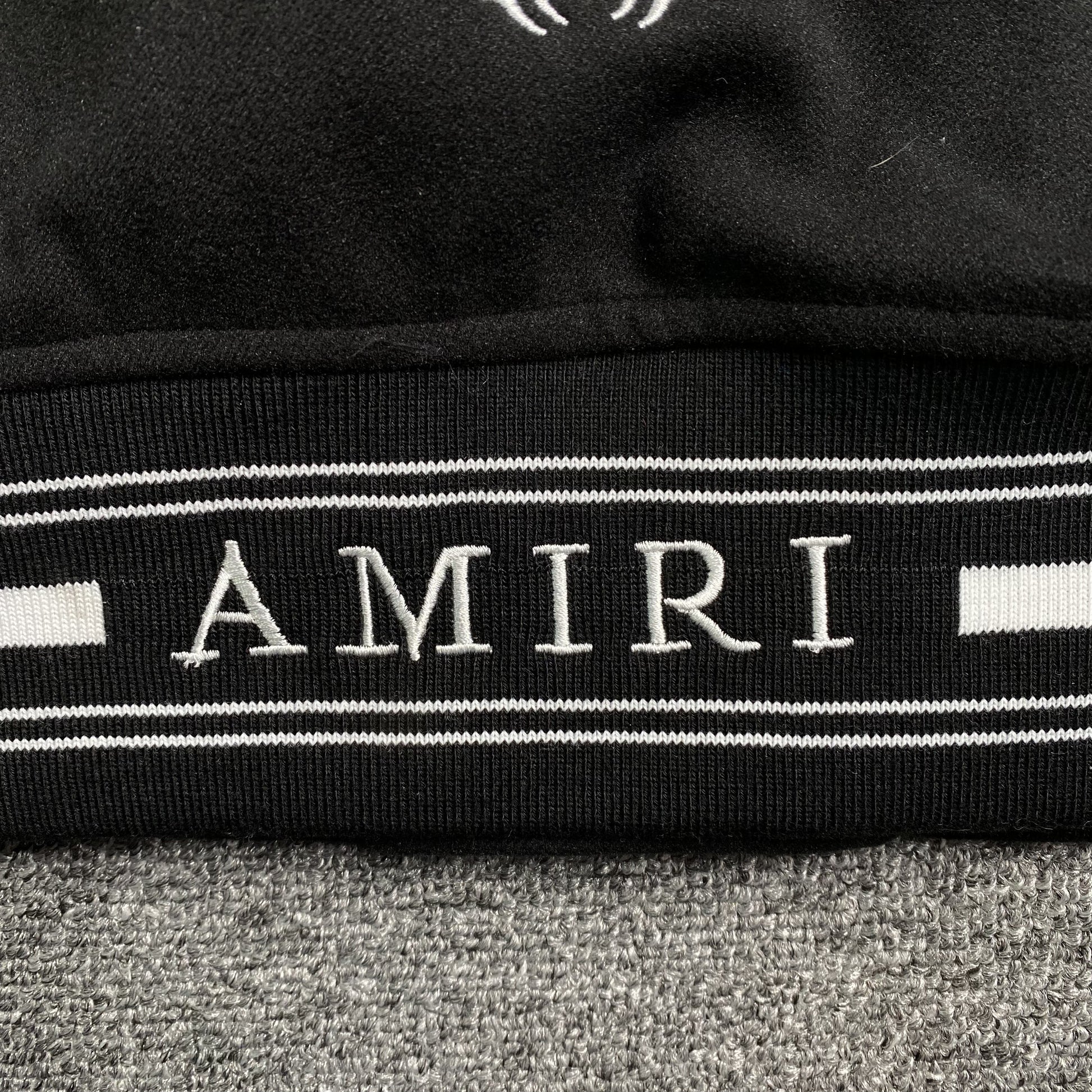 amiri-logo-patch-varsity-jacket-black-10-Drip Store Argentina