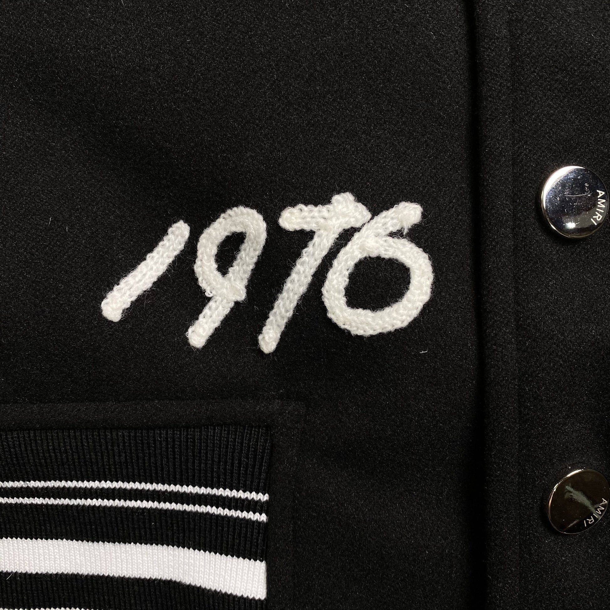 amiri-logo-patch-varsity-jacket-black-13-Drip Store Argentina