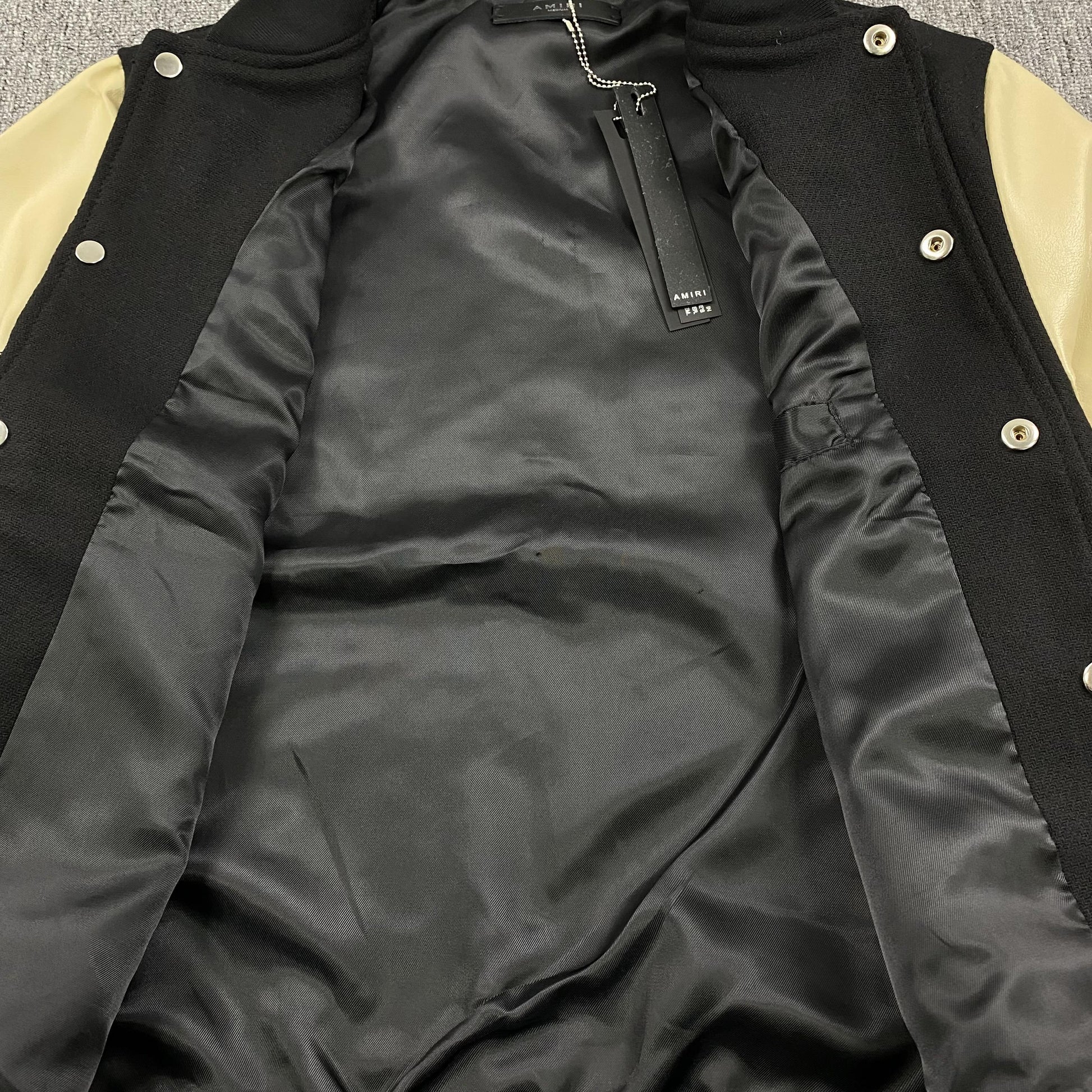 amiri-vintage-varsity-bomber-jacket-black-6-Drip Store Argentina
