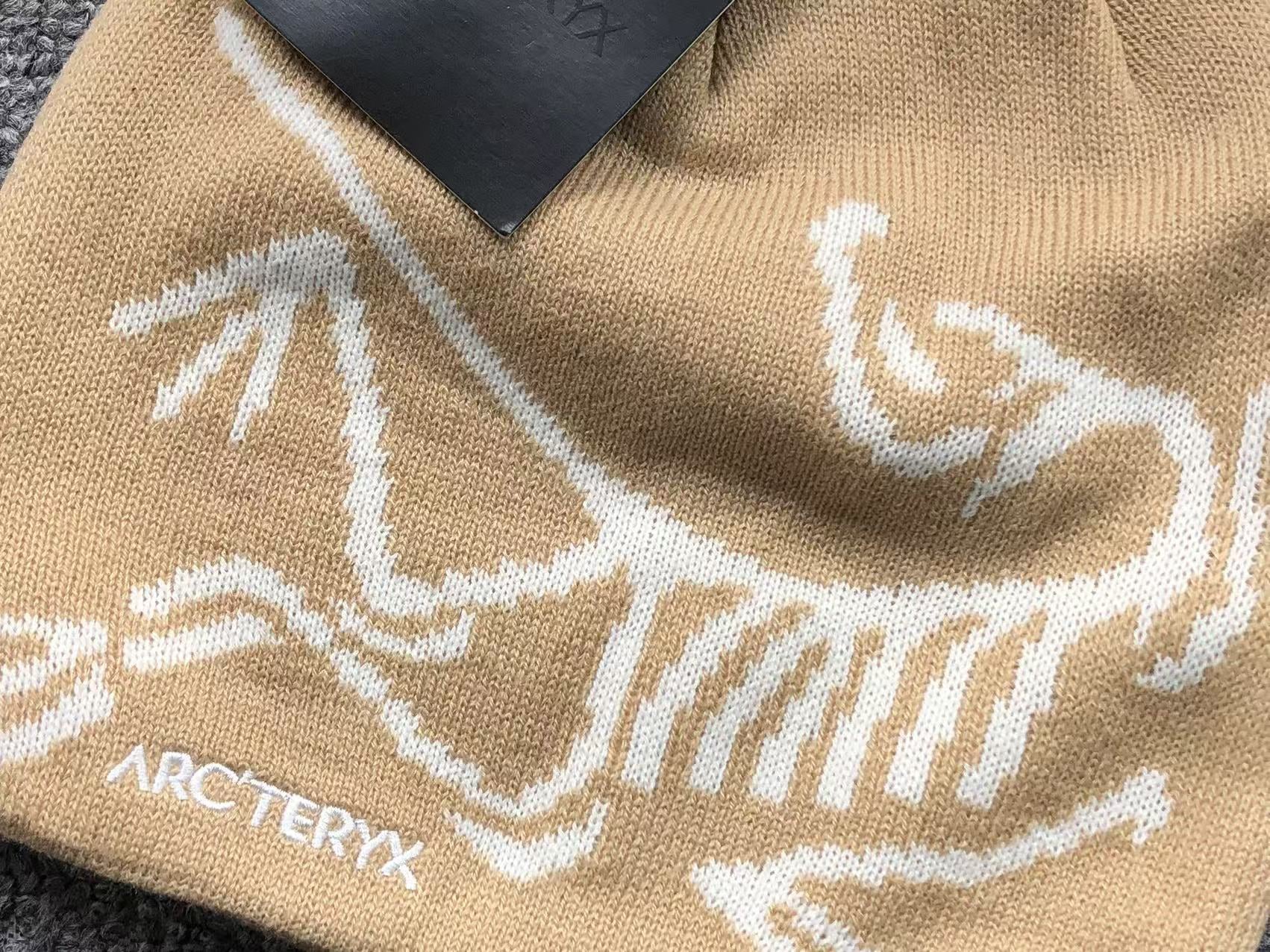 arcteryx-bird-head-toque-beanie-beige-3-Drip Store Argentina