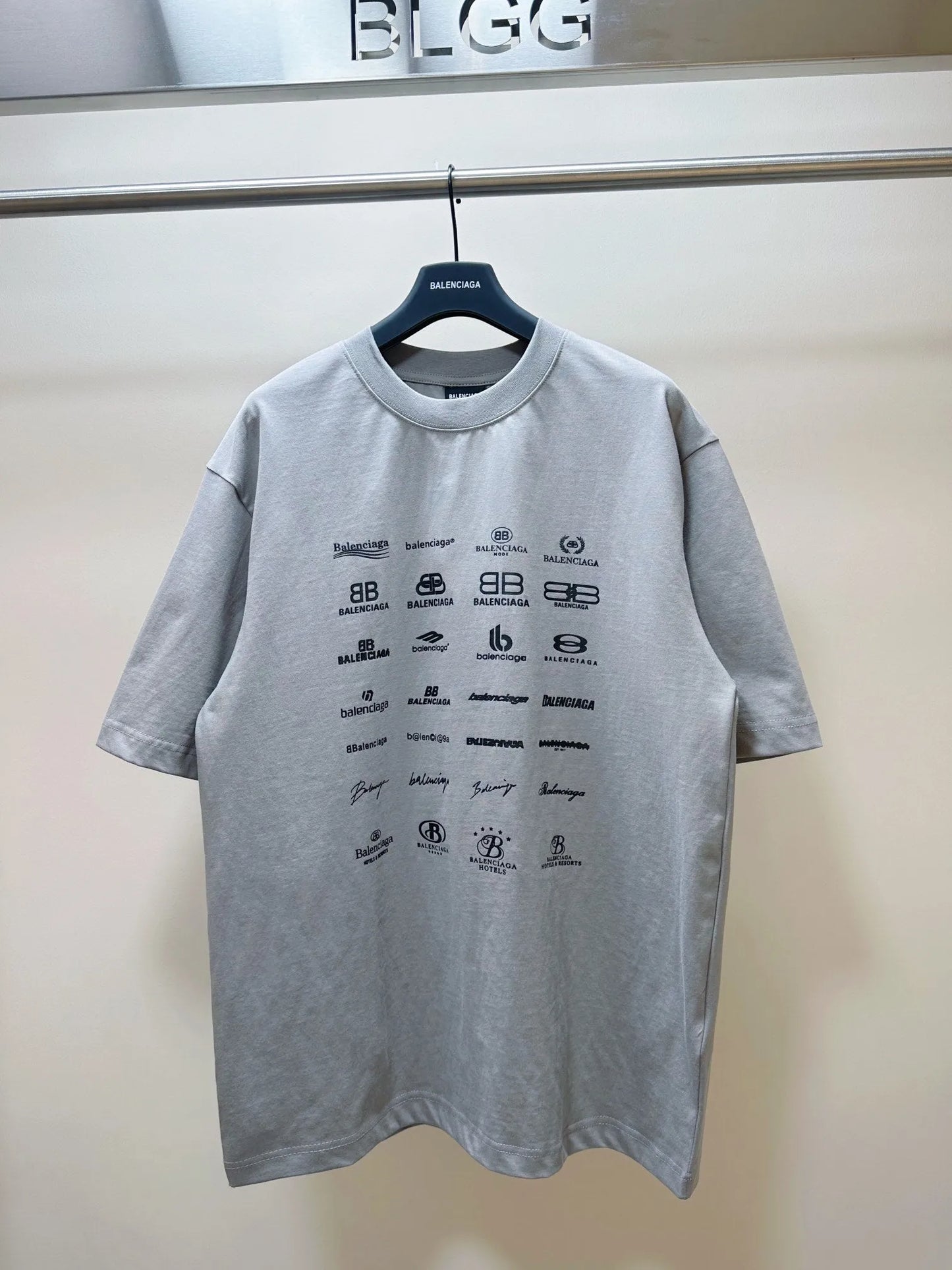balenciaga-archives-logos-t-shirt-grey-Drip Store Argentina