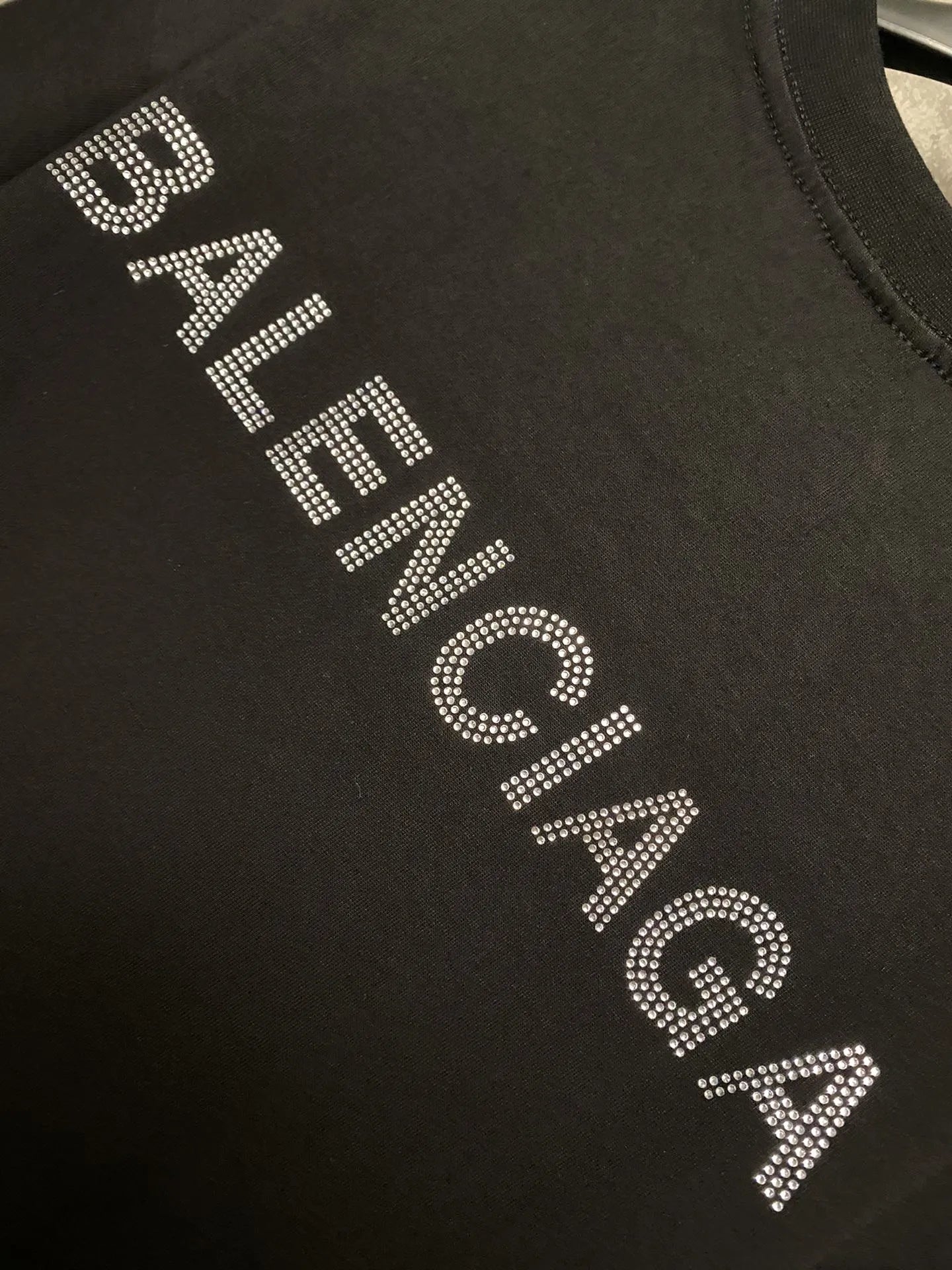 balenciaga-back-strass-t-shirt-black-3-Drip Store Argentina