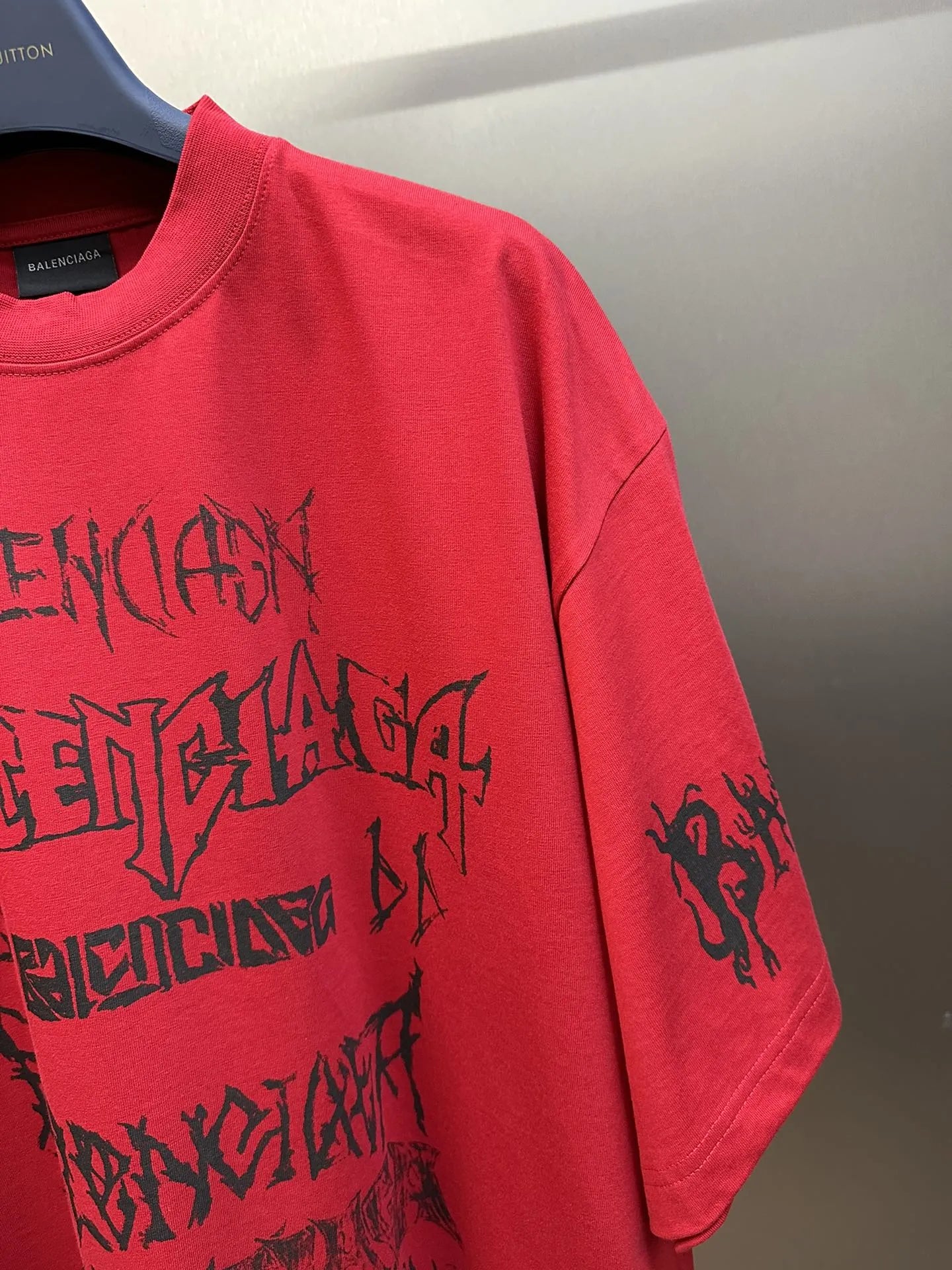 balenciaga-diy-metal-t-shirt-red-6-Drip Store Argentina