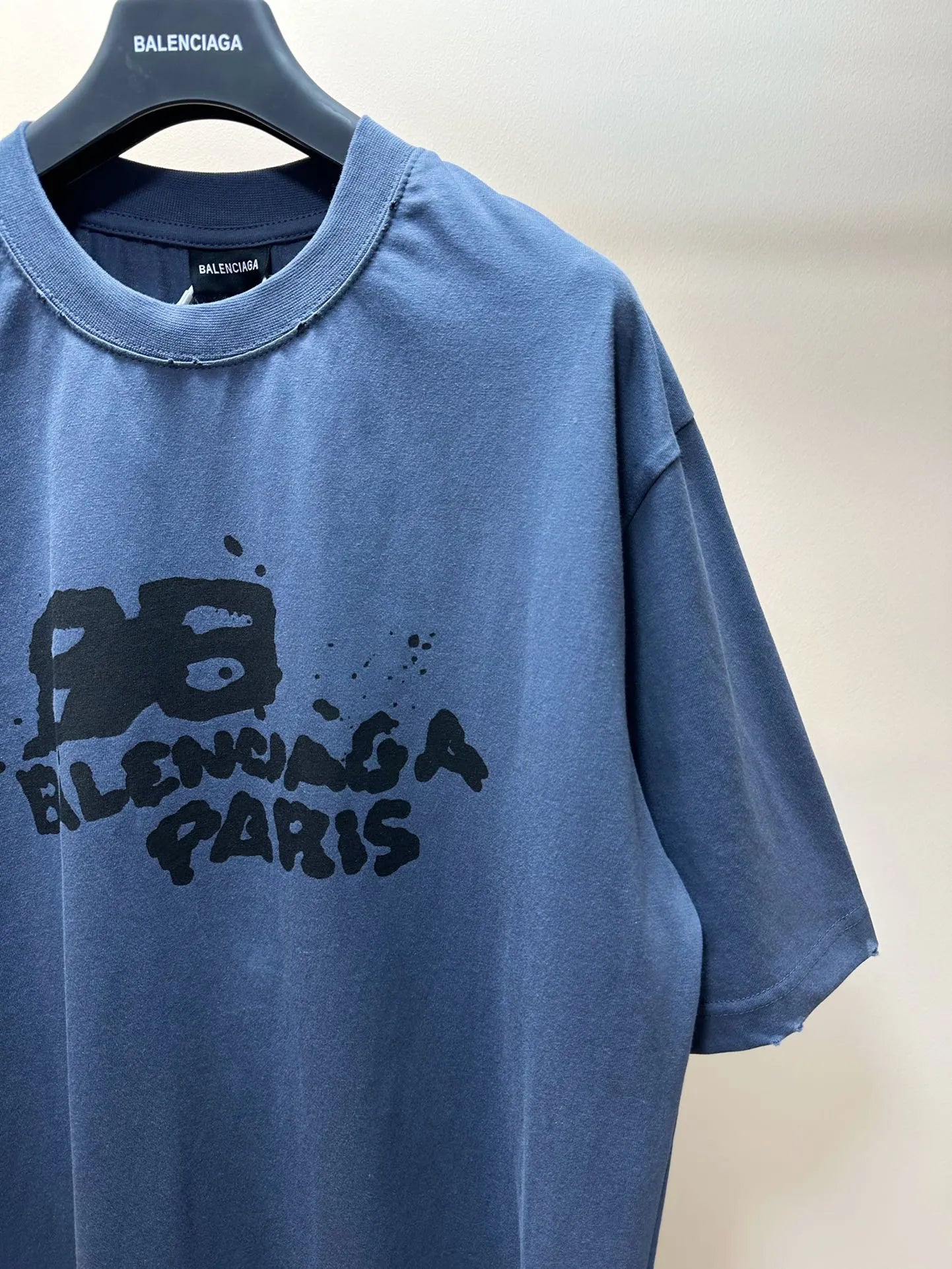 balenciaga-hand-drawn-bb-icon-t-shirt-blue-5-Drip Store Argentina