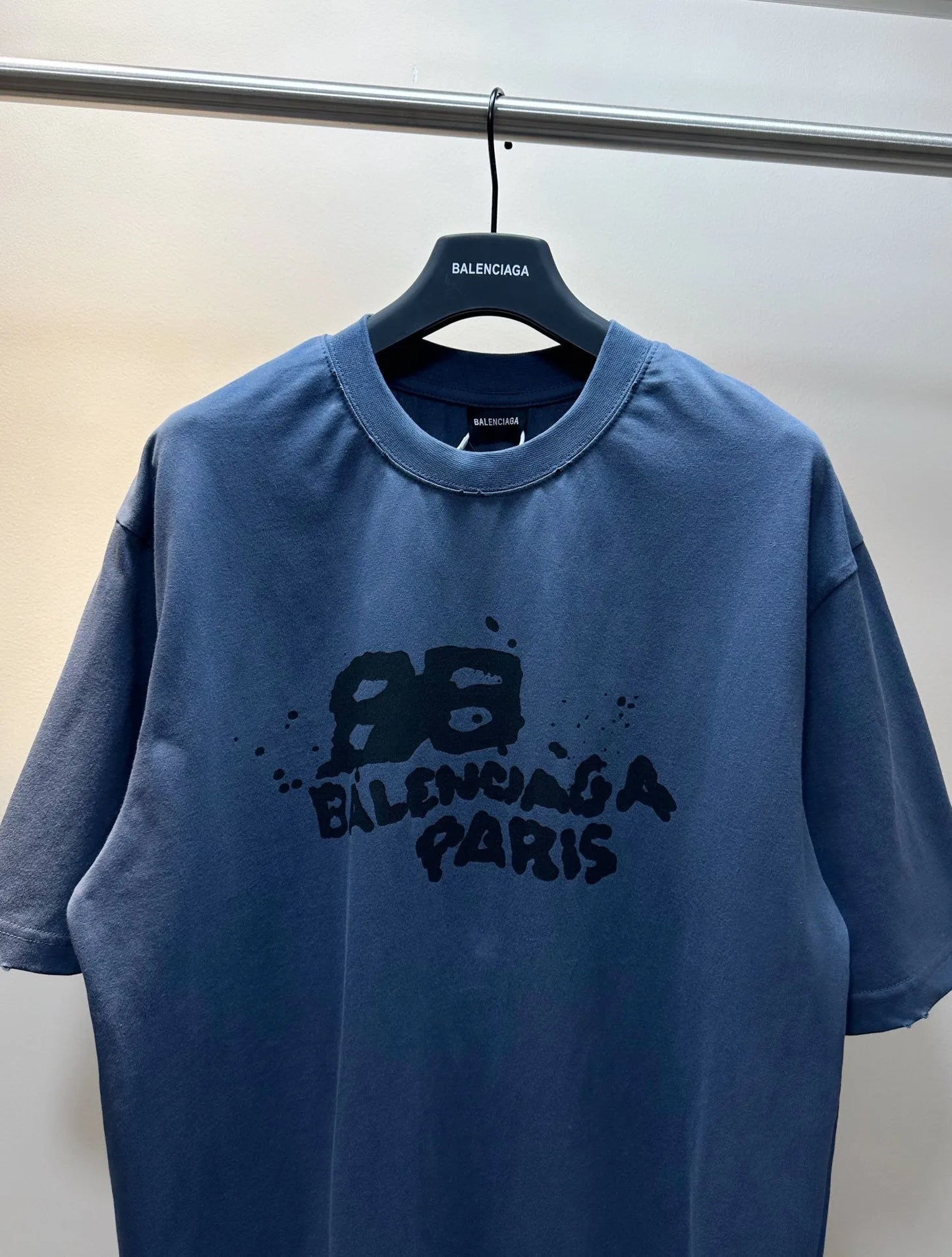 balenciaga-hand-drawn-bb-icon-t-shirt-blue-8-Drip Store Argentina