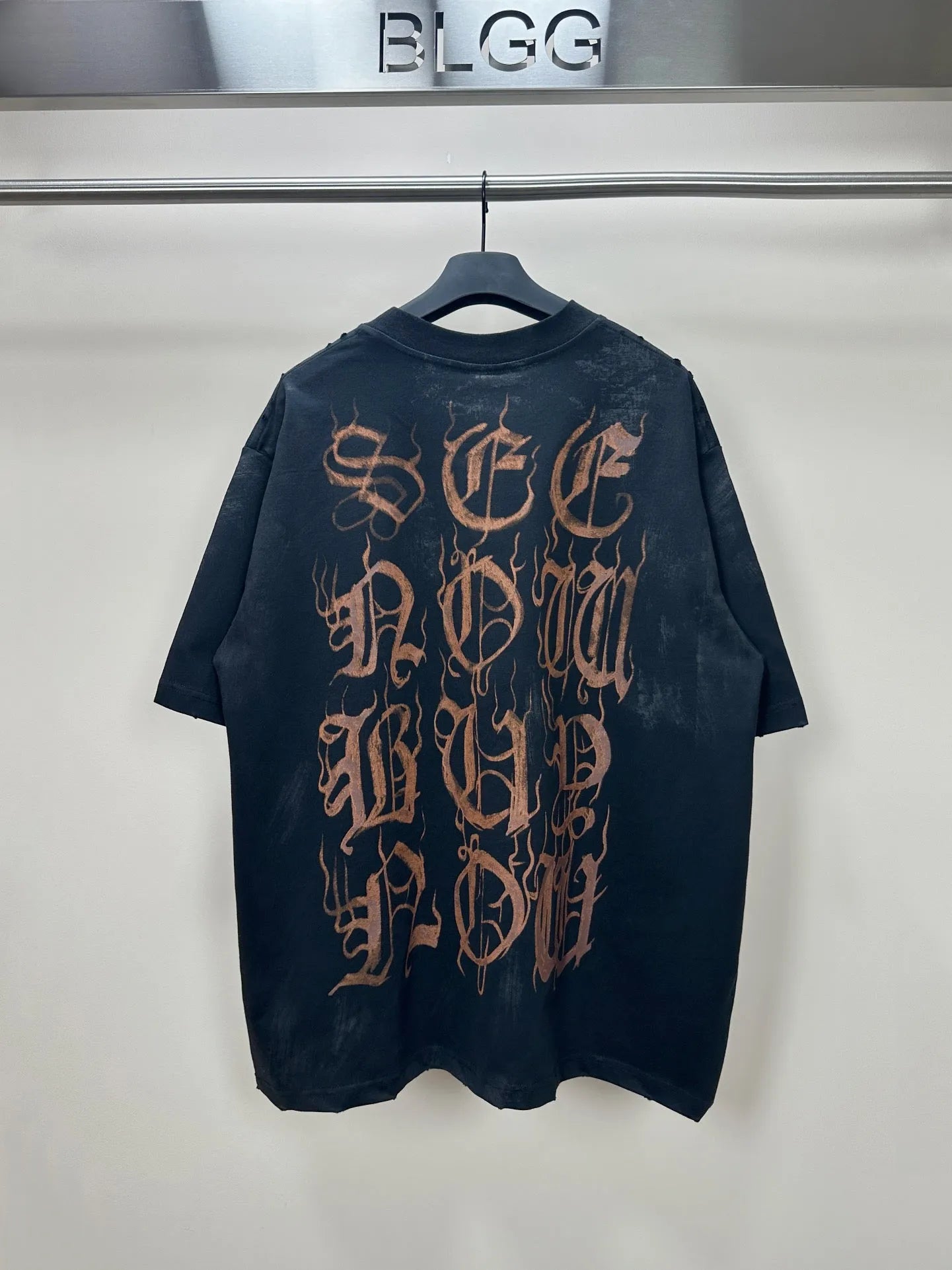 balenciaga-heavy-metal-t-shirt-black-washed-2-Drip Store Argentina