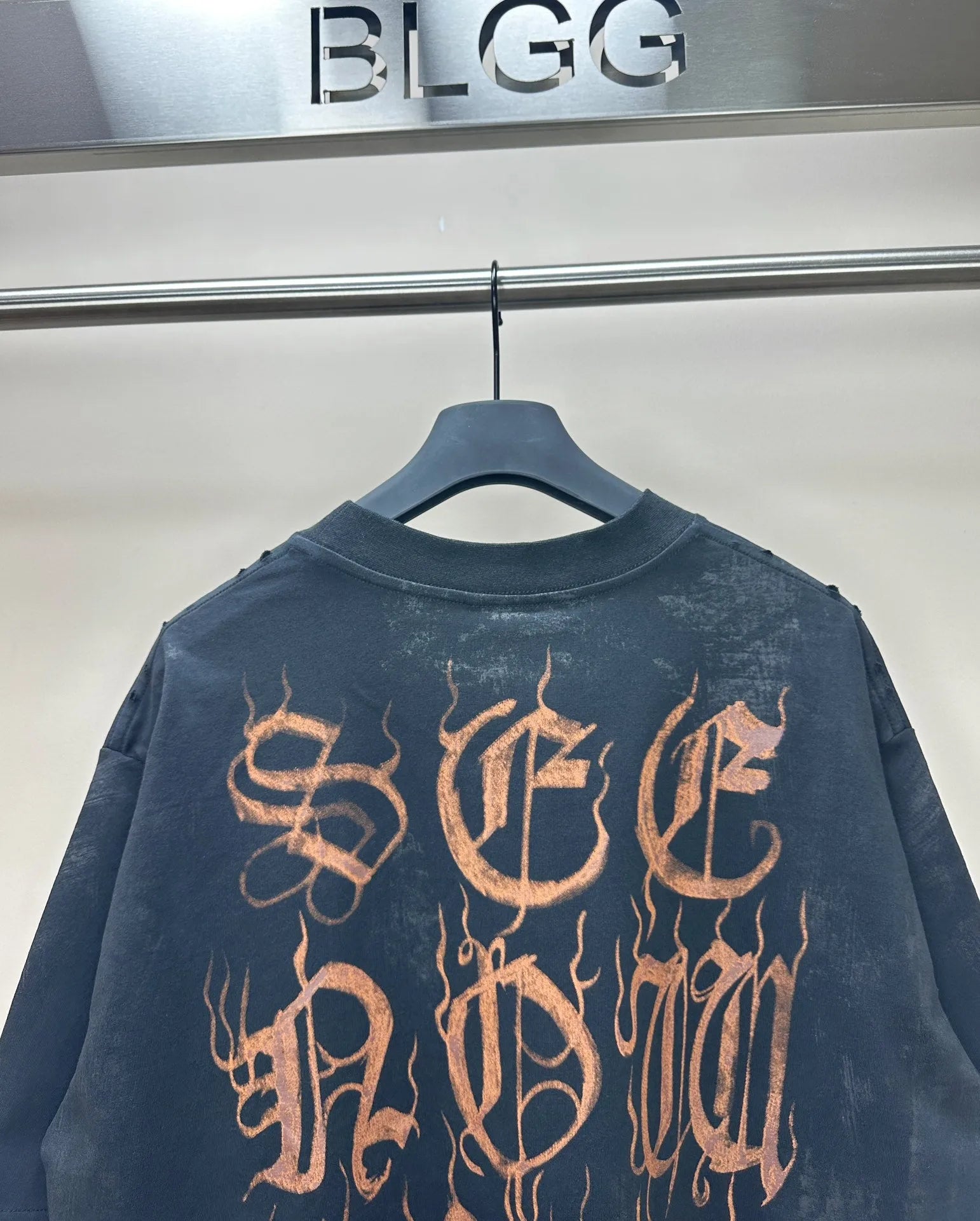 balenciaga-heavy-metal-t-shirt-black-washed-5-Drip Store Argentina