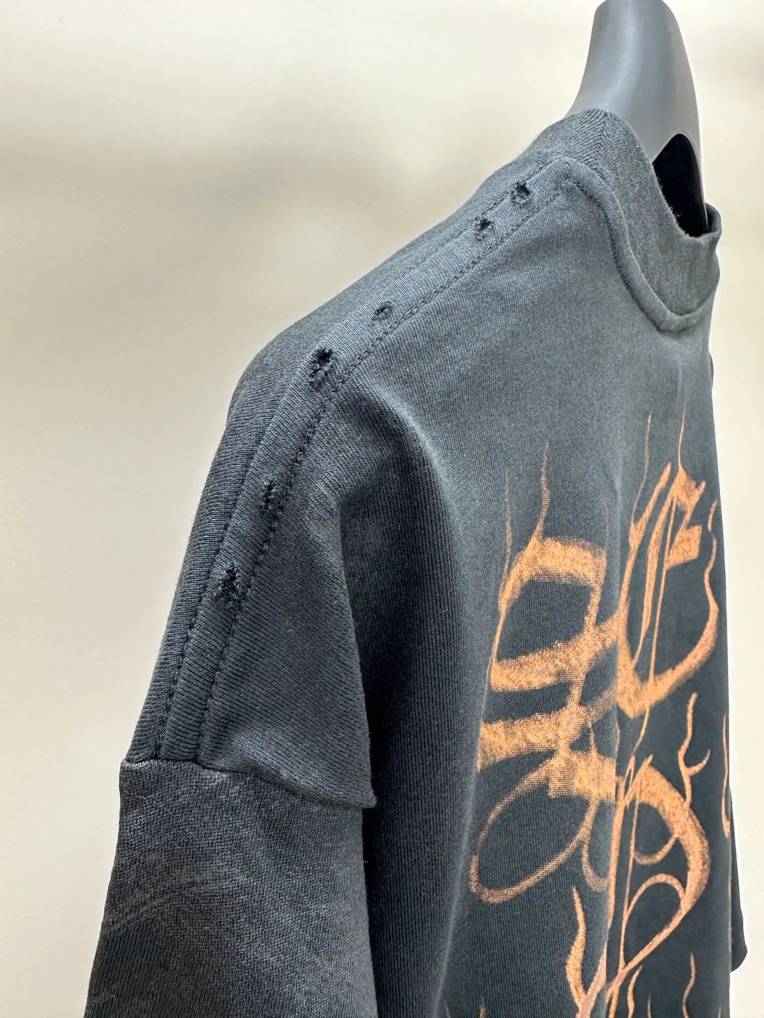 balenciaga-heavy-metal-t-shirt-black-washed-8-Drip Store Argentina