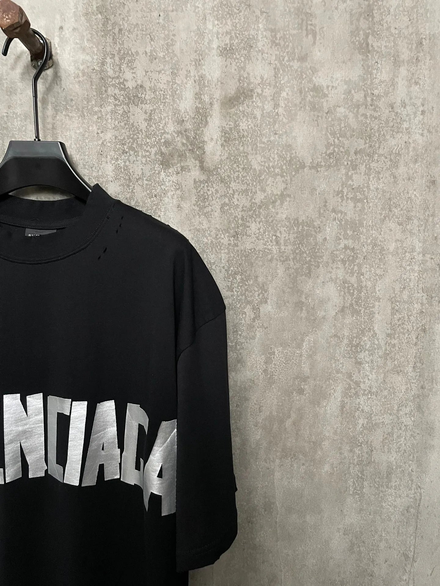 balenciaga-new-tape-type-t-shirt-black-6-Drip Store Argentina