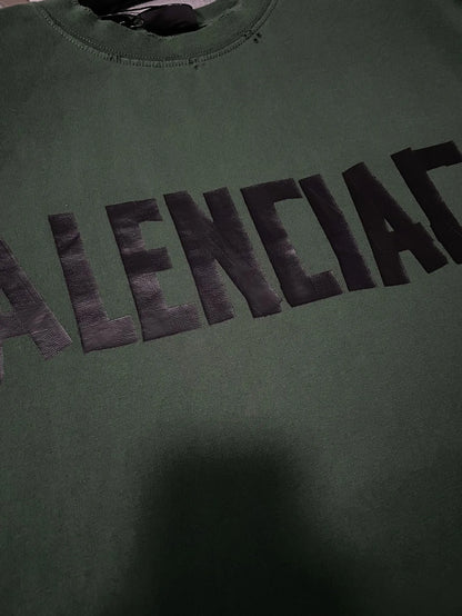 balenciaga-new-tape-type-t-shirt-green-5-Drip Store Argentina