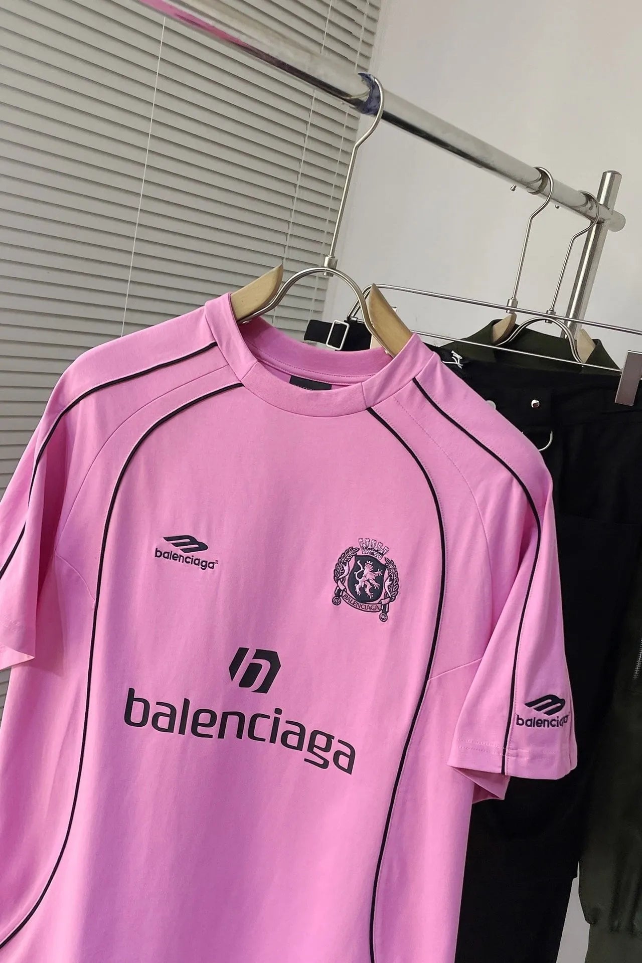 balenciaga-paris-soccer-t-shirt-pink-3-Drip Store Argentina