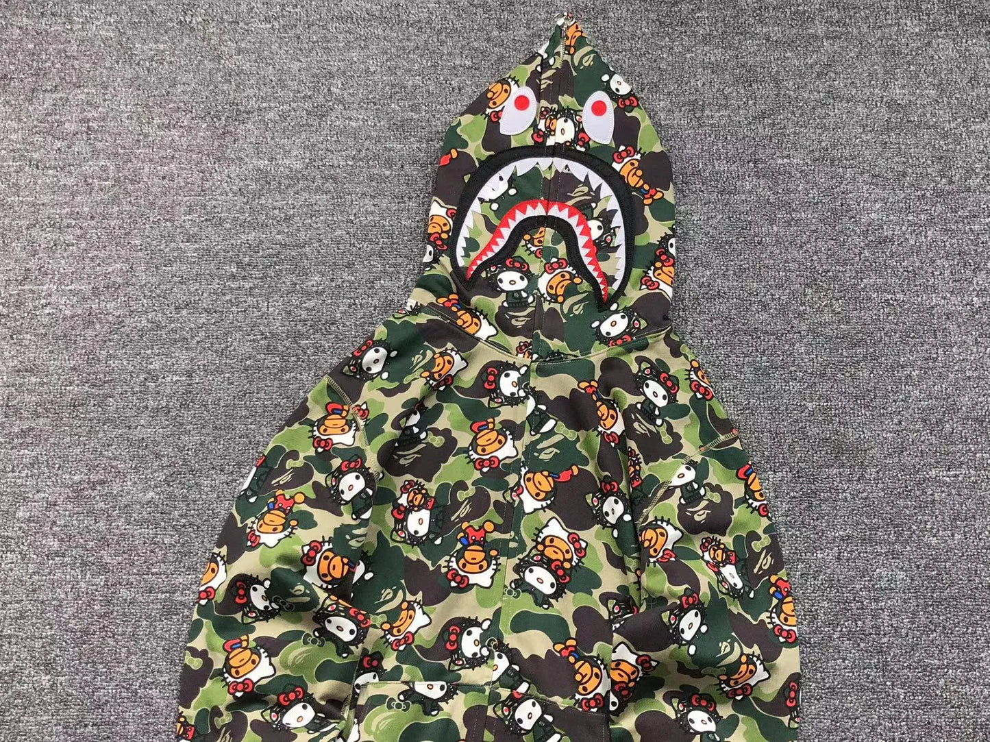 BAPE ABC CAMO HELLO KITTY SHARK FULL ZIP HOODIE GREEN-Drip Store Argentina