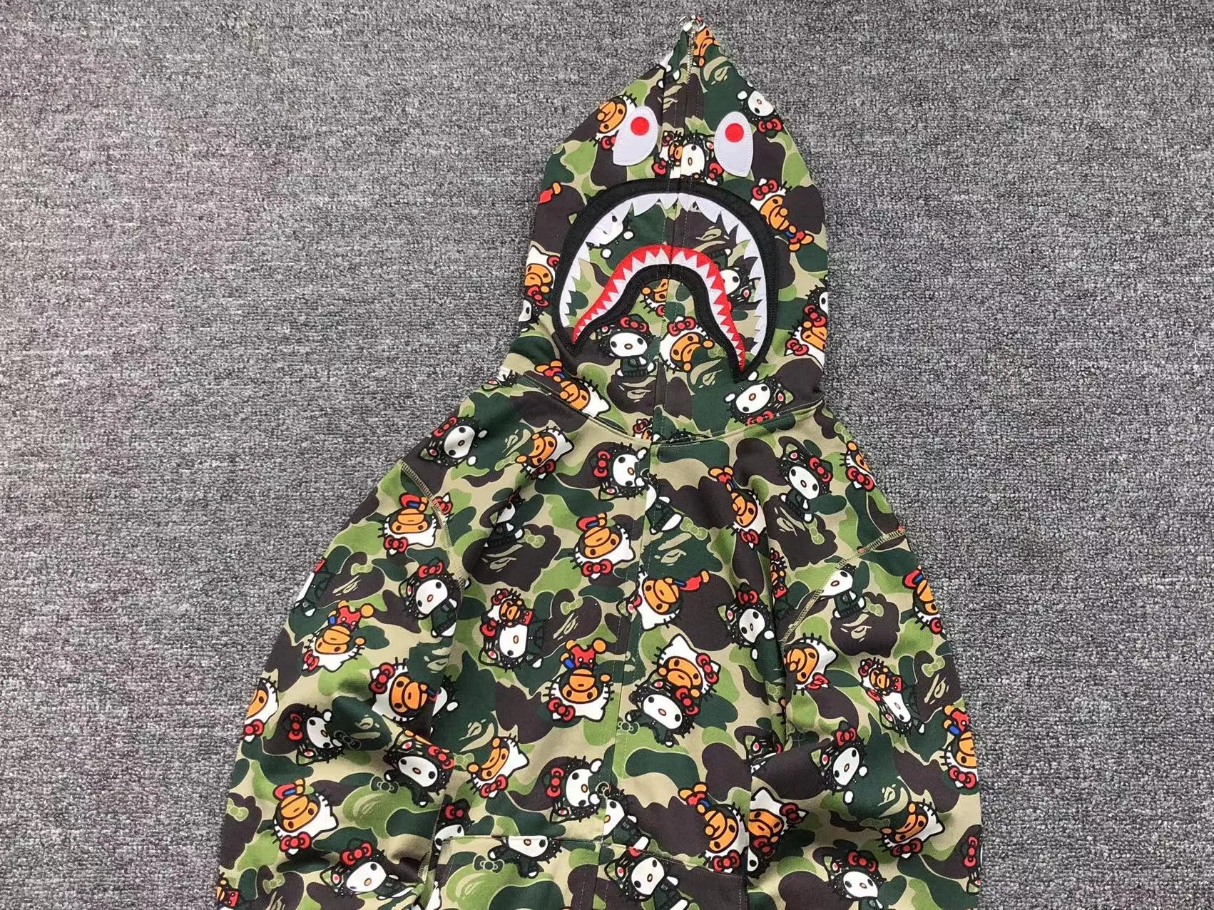 BAPE ABC CAMO HELLO KITTY SHARK FULL ZIP HOODIE GREEN-Drip Store Argentina