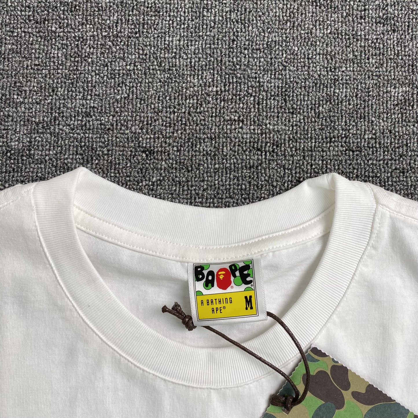 bape-camo-big-ape-head-tee-white-5_0c388a0d-Drip Store Argentina