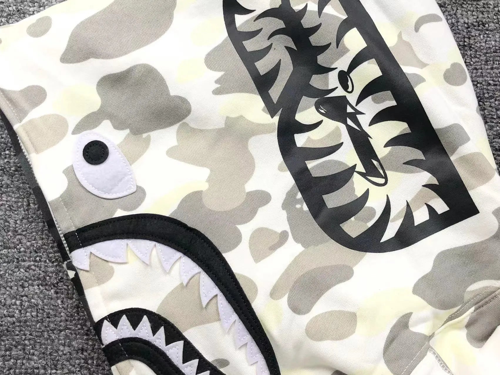 BAPE CITY CAMO HALF SHARK FULL ZIP HOODIE BLACK WHITE-Drip Store Argentina