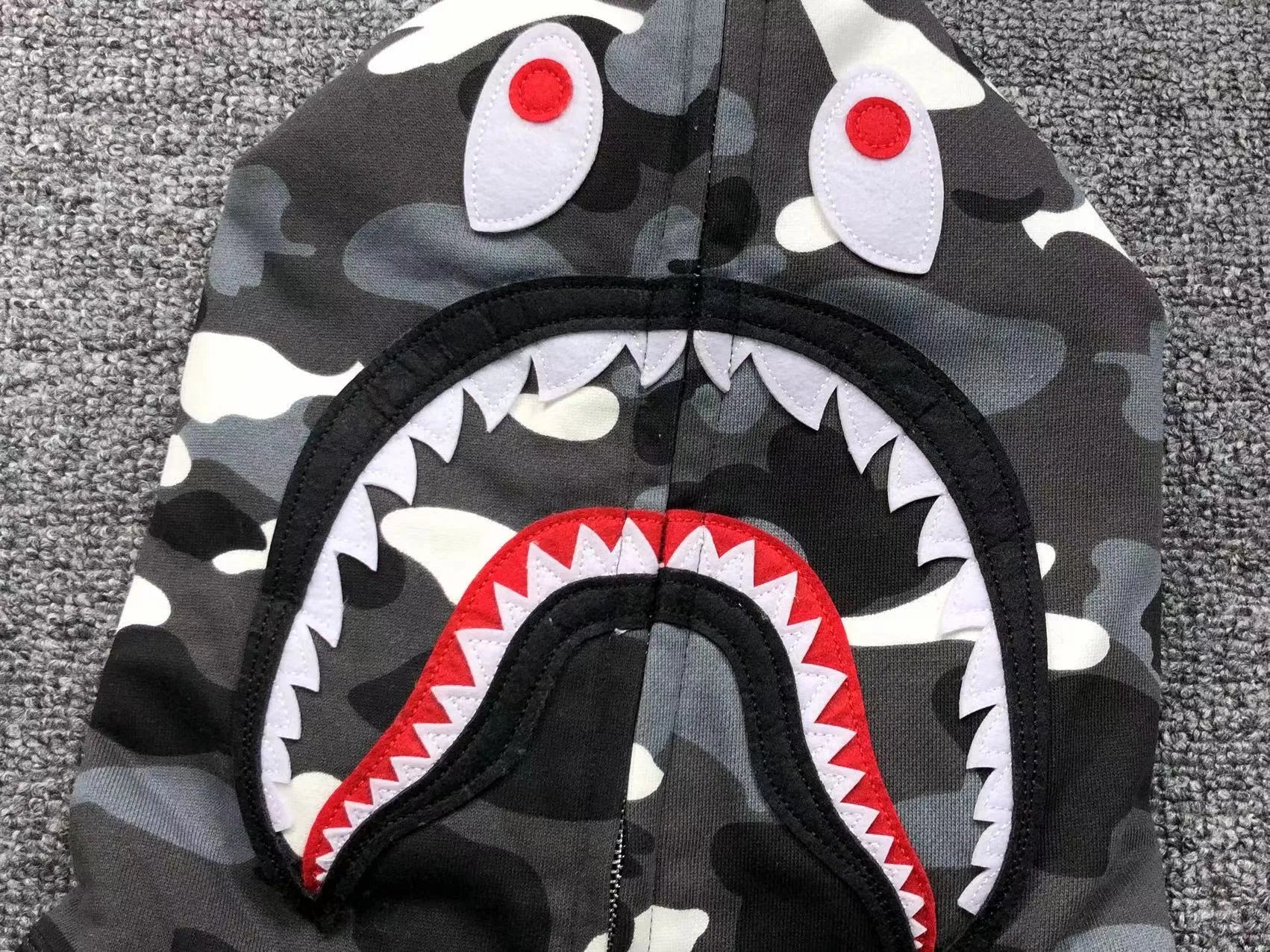 bape-city-camo-shark-wgm-full-zip-hoodie-black-14-Drip Store Argentina